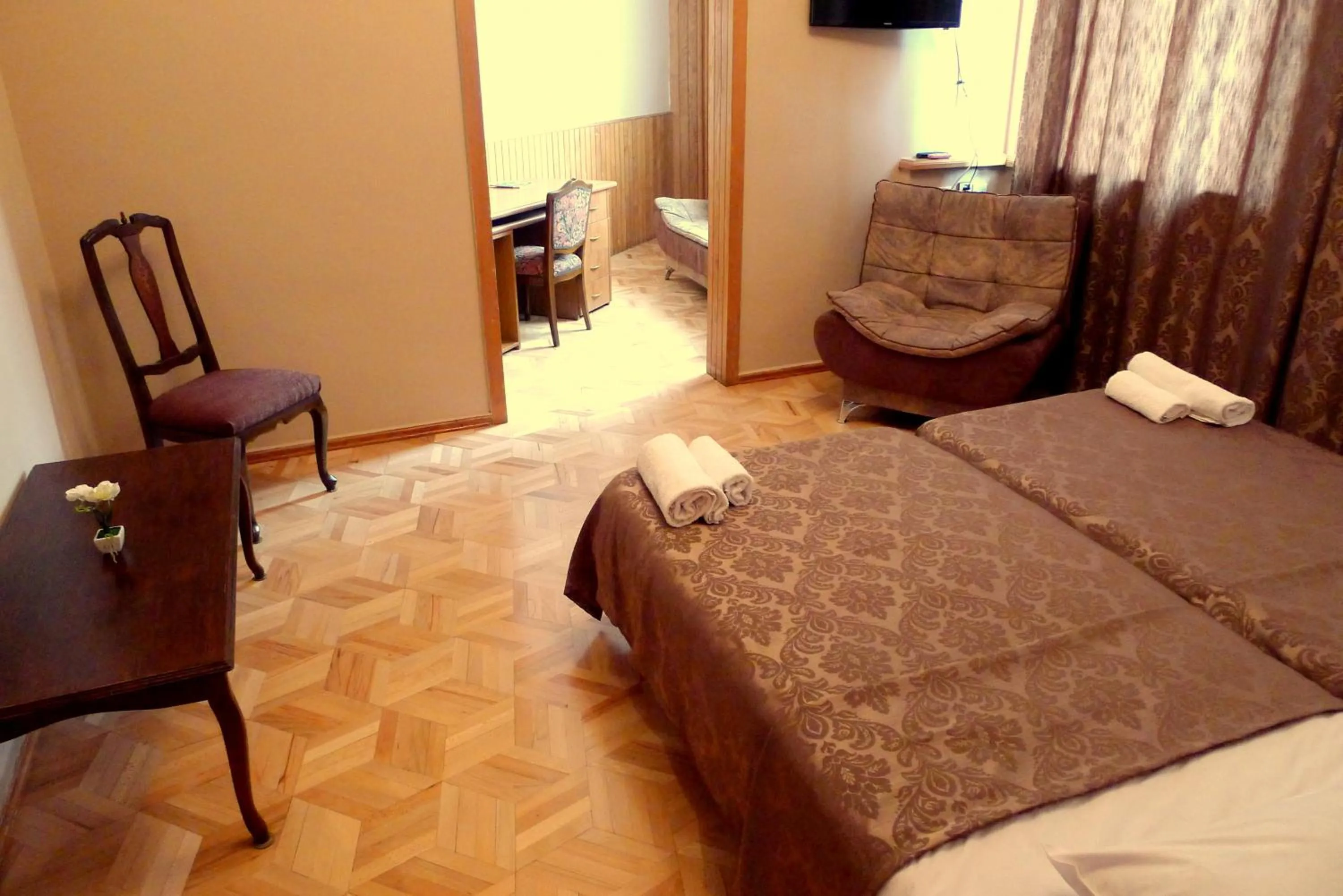 Photo of the whole room, Bed in Georgian House