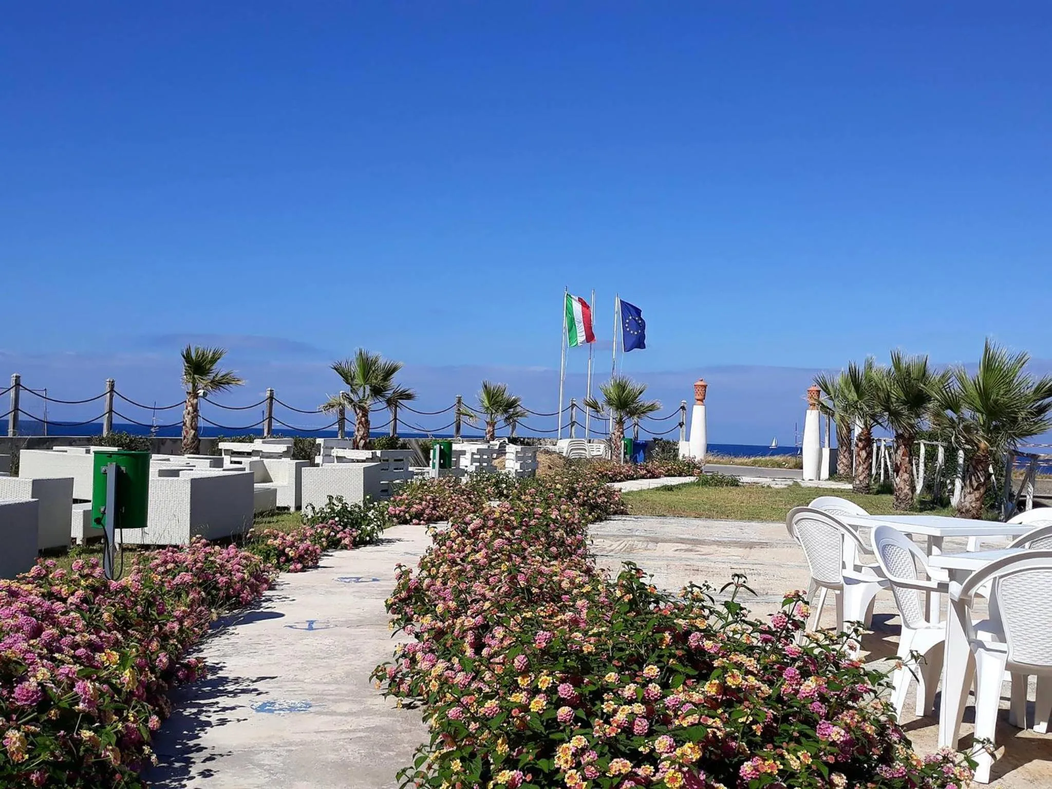 Garden in Yachting Club Mare