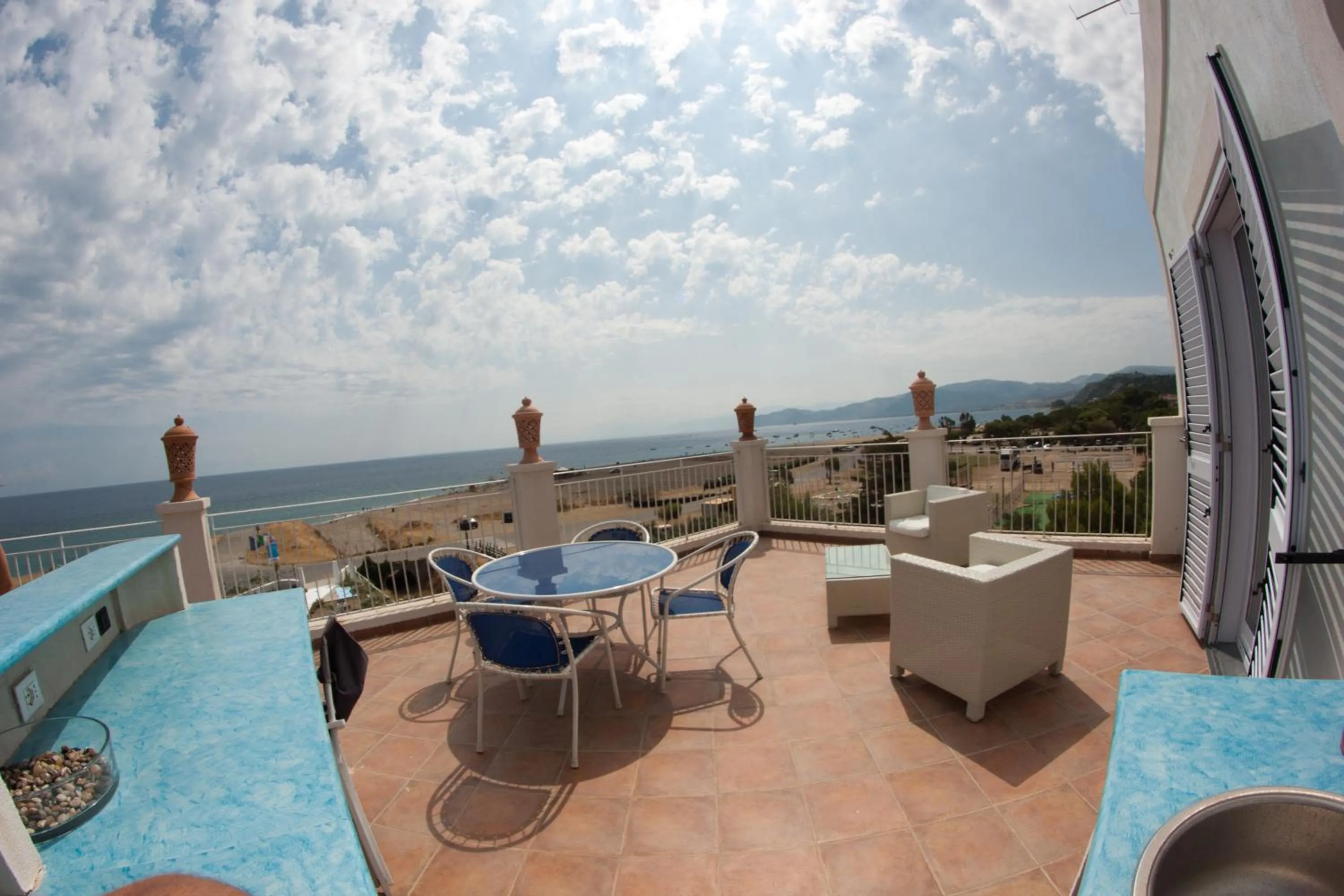 Balcony/Terrace in Yachting Club Mare