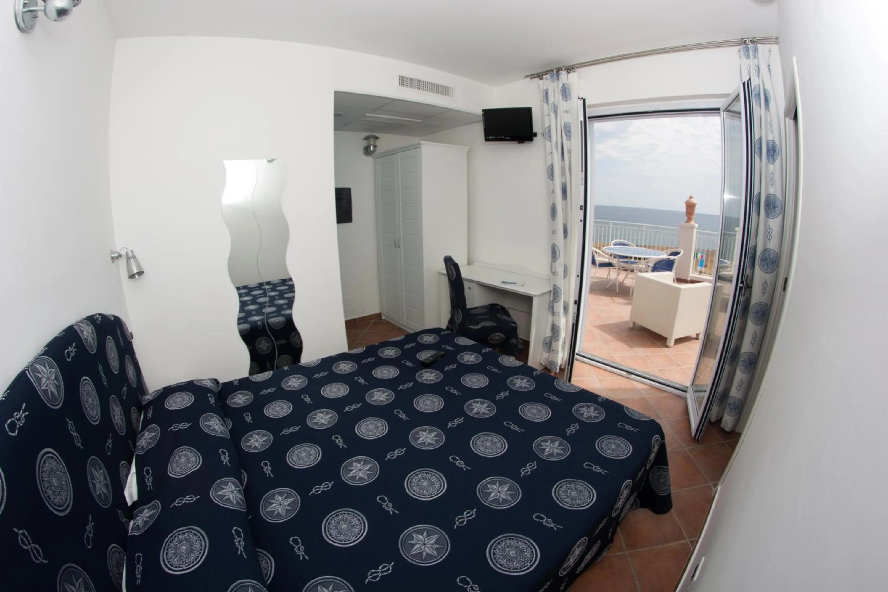 Balcony/Terrace, Bed in Yachting Club Mare