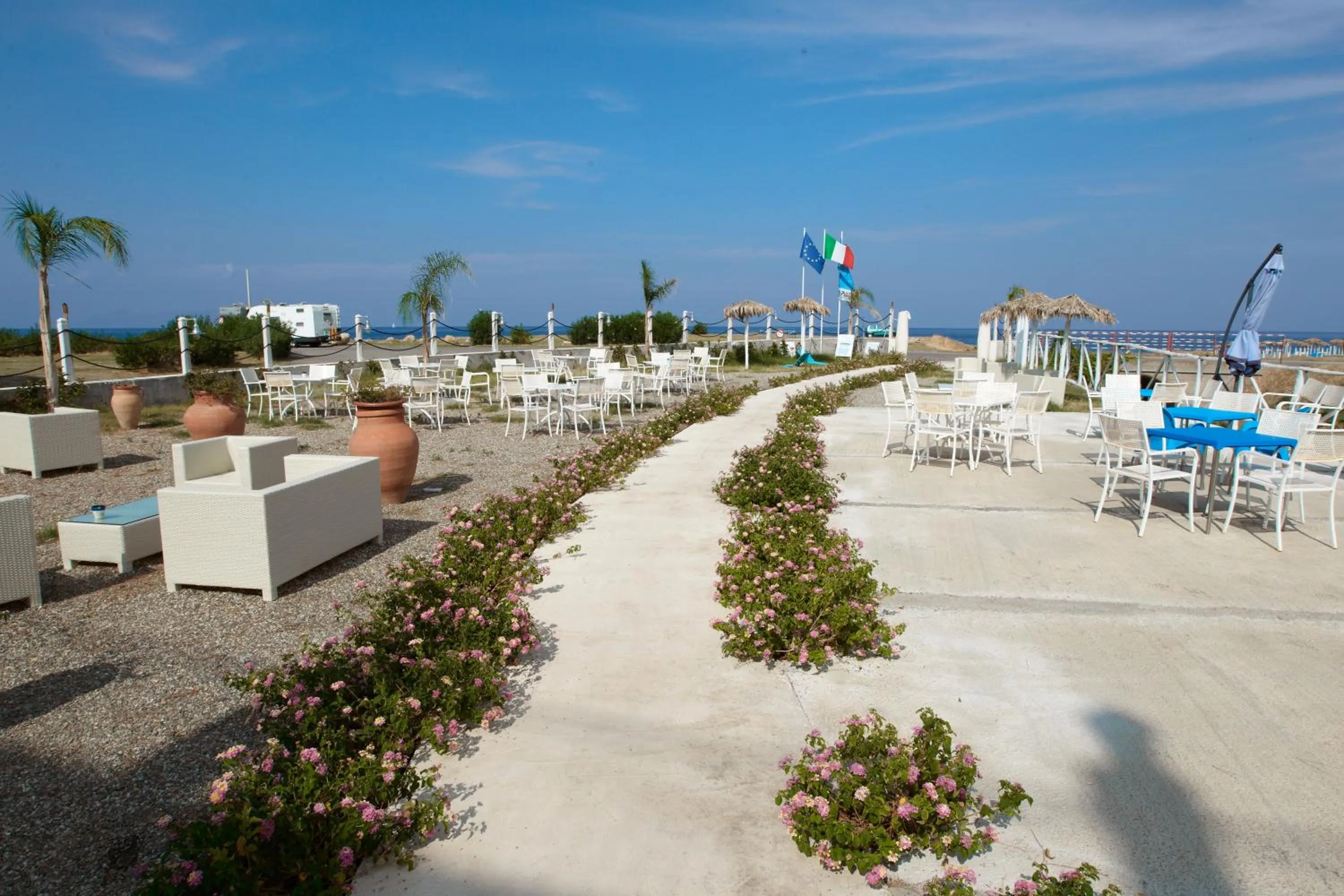 Facade/entrance in Yachting Club Mare