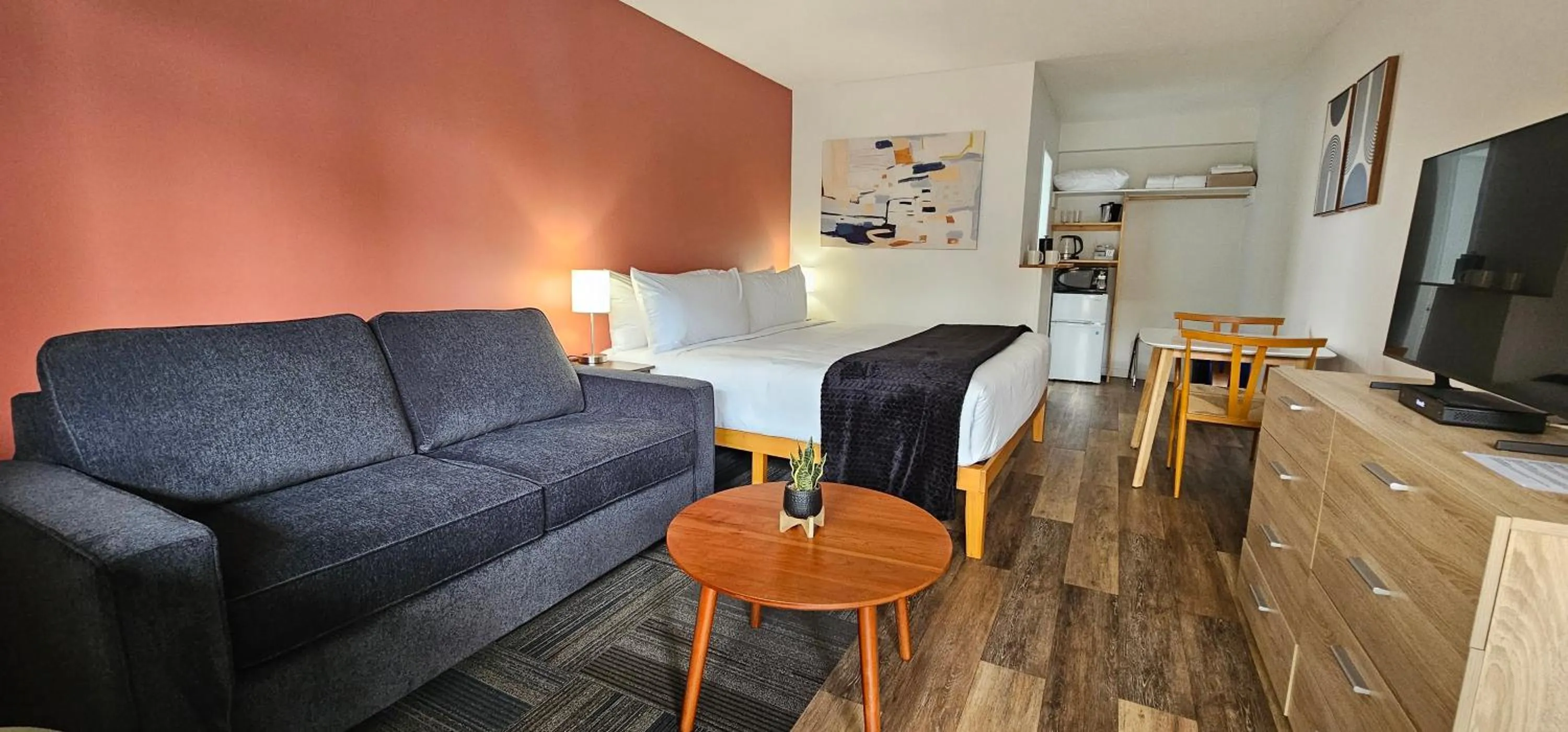 Bed in Okanagan Lakefront Resort