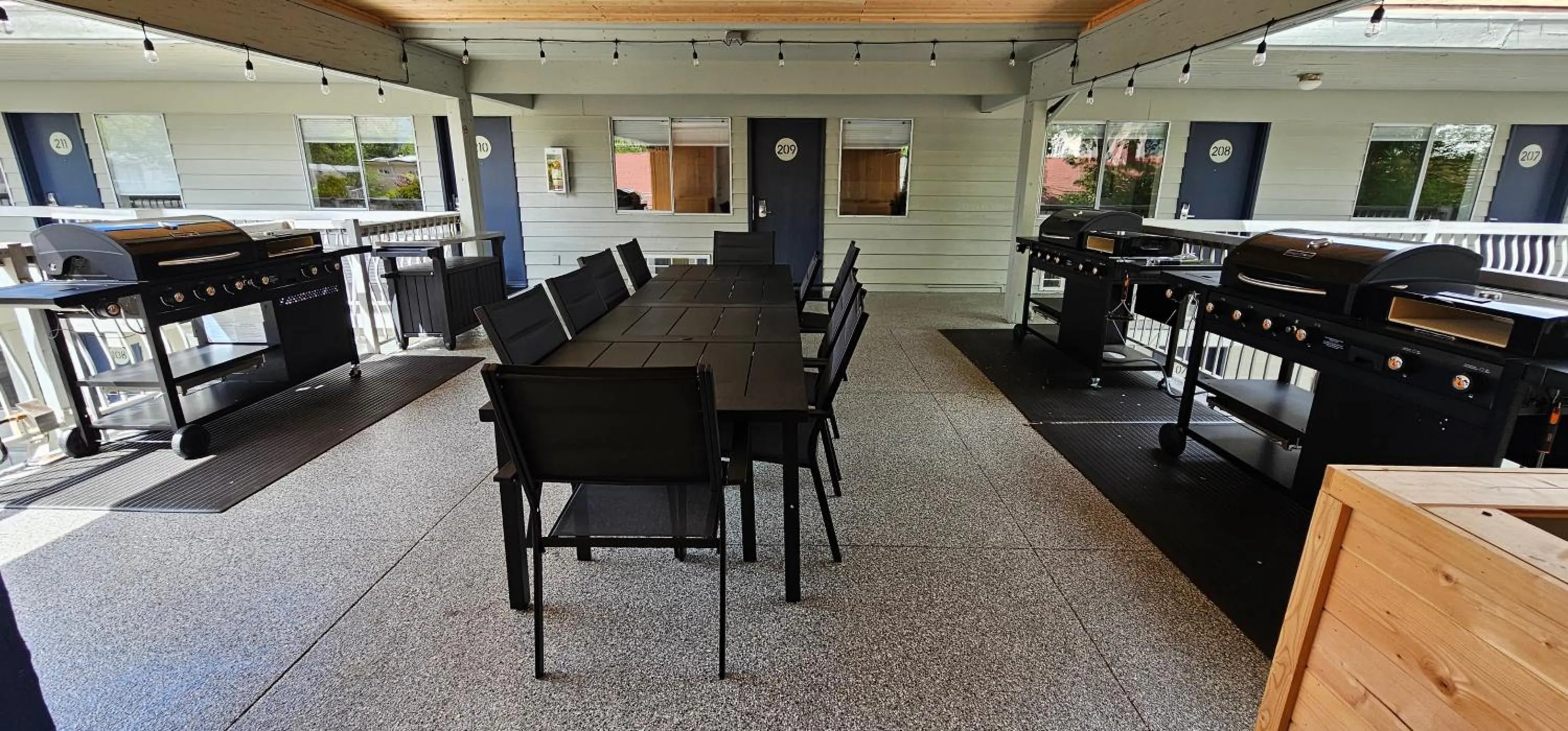 BBQ facilities in Okanagan Lakefront Resort