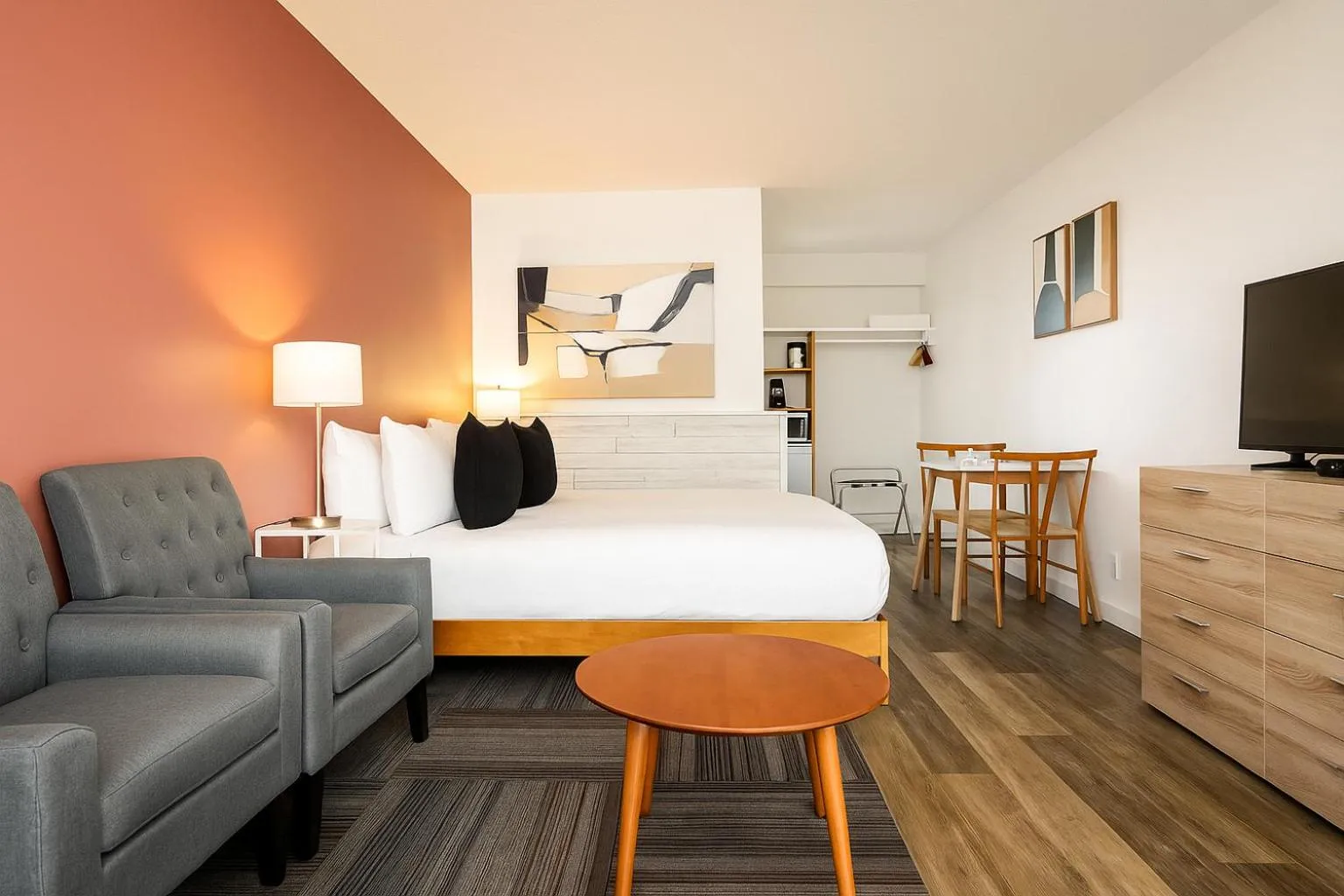 Bed in Okanagan Lakefront Resort