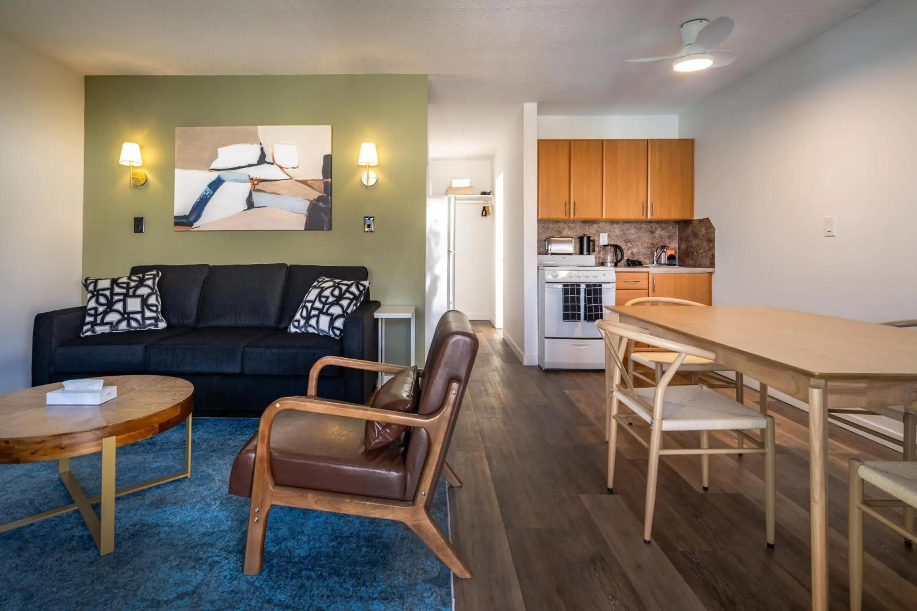 Deluxe One Bedroom Queen + Sofa Bed + Kitchen in Okanagan Lakefront Resort Deluxe One Bedroom Queen + Sofa Bed + Kitchen in Okanagan Lakefront Resort