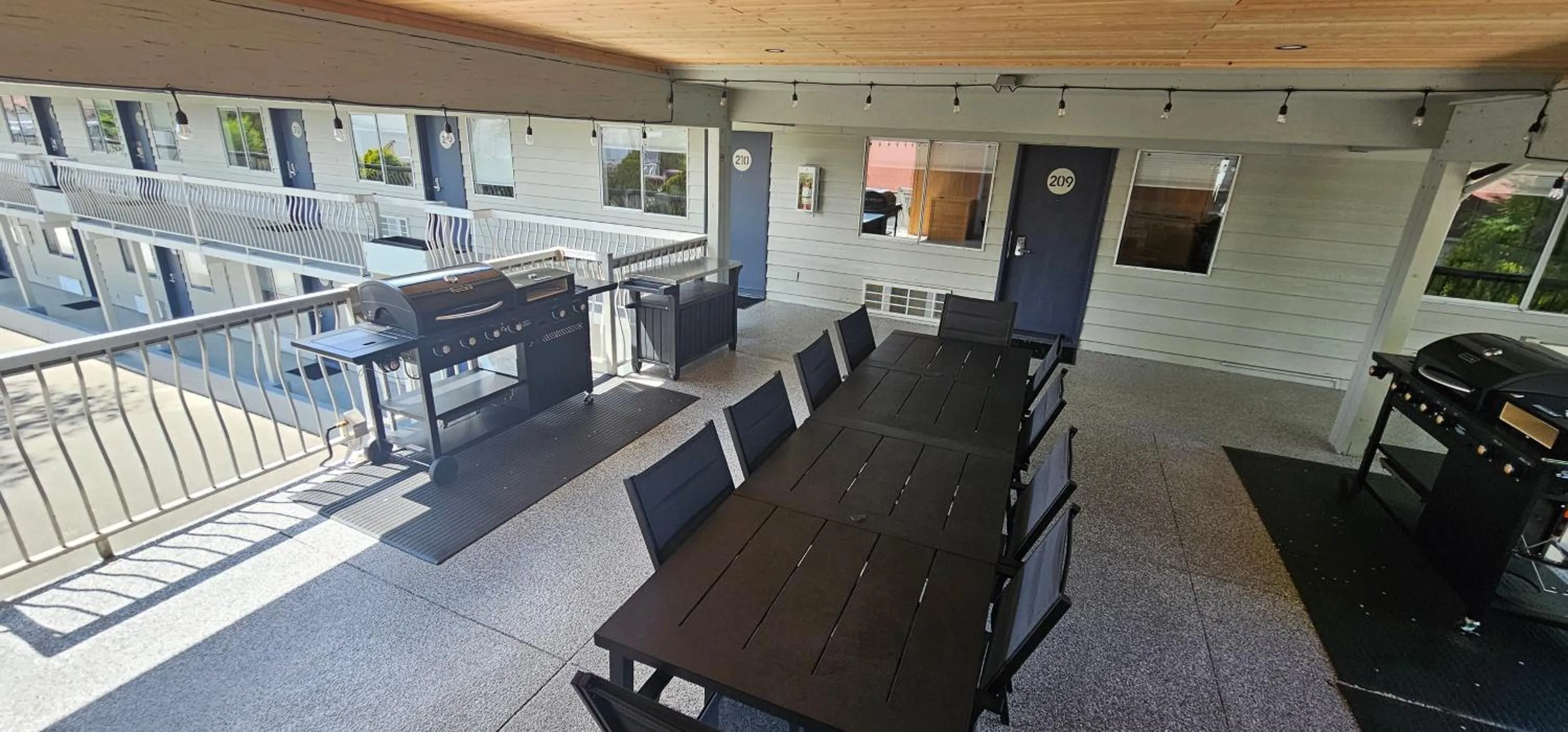 BBQ facilities in Okanagan Lakefront Resort