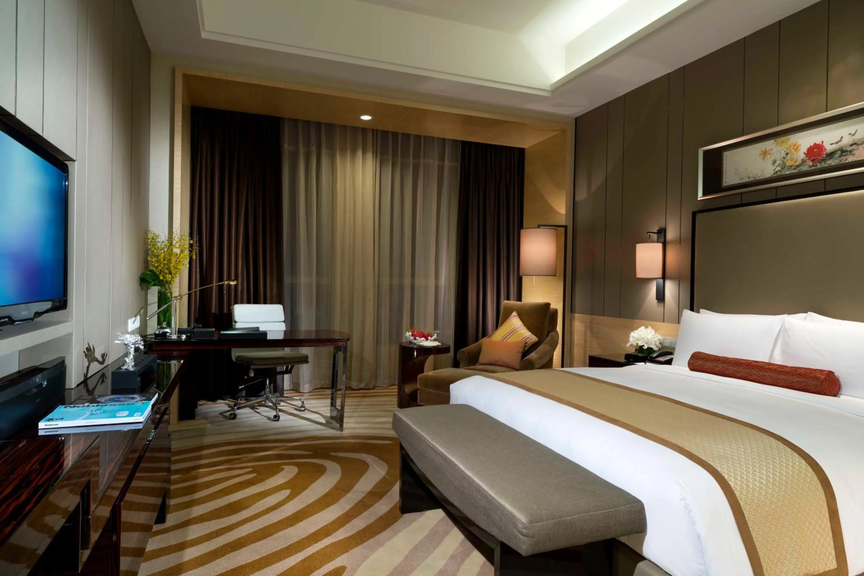 Photo of the whole room, Bed in InterContinental Tangshan by IHG