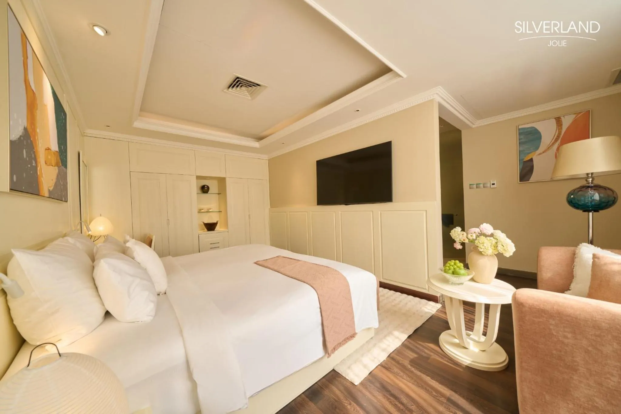 Photo of the whole room, Bed in Silverland Jolie Hotel