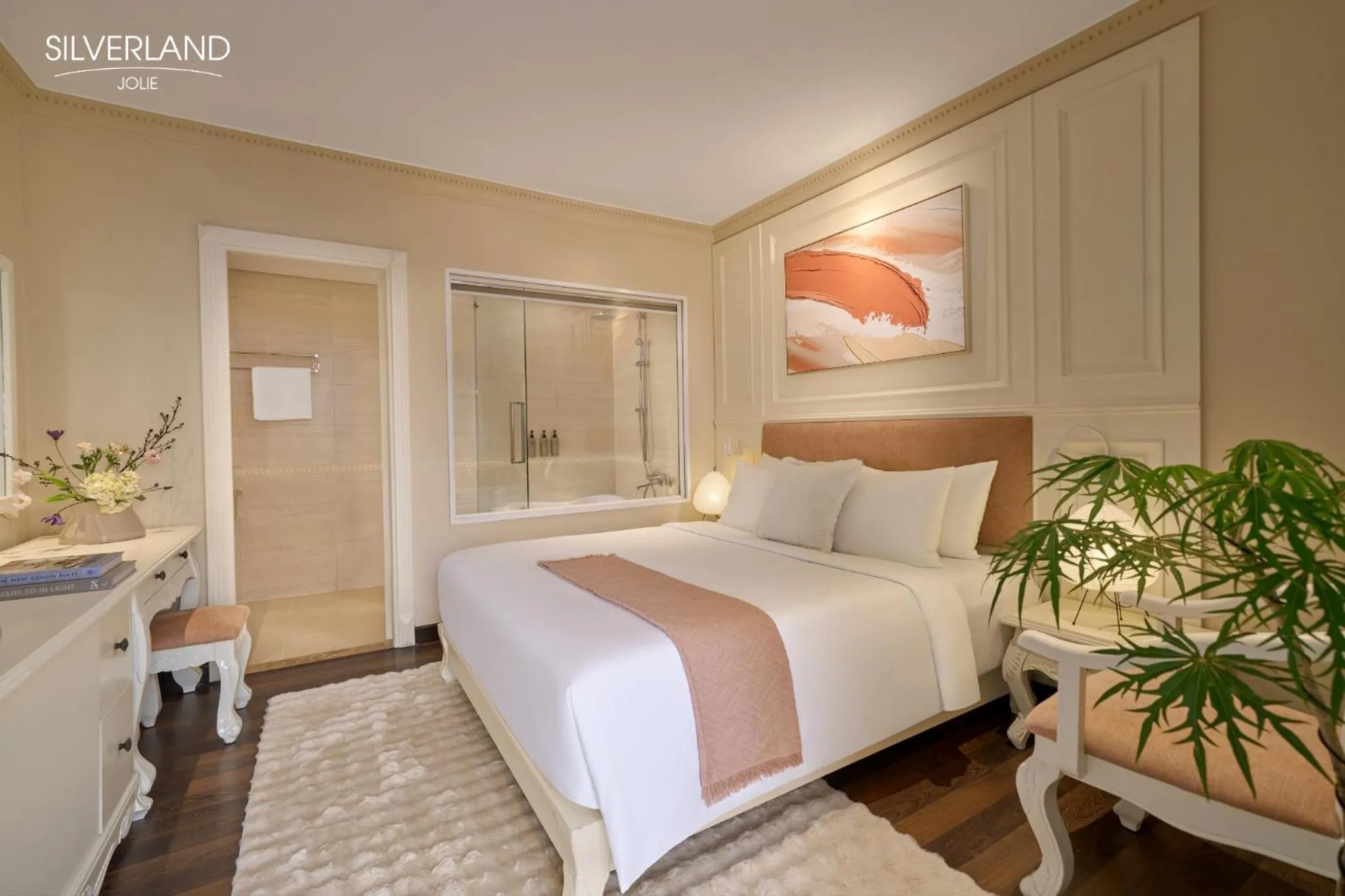 Photo of the whole room, Bed in Silverland Jolie Hotel