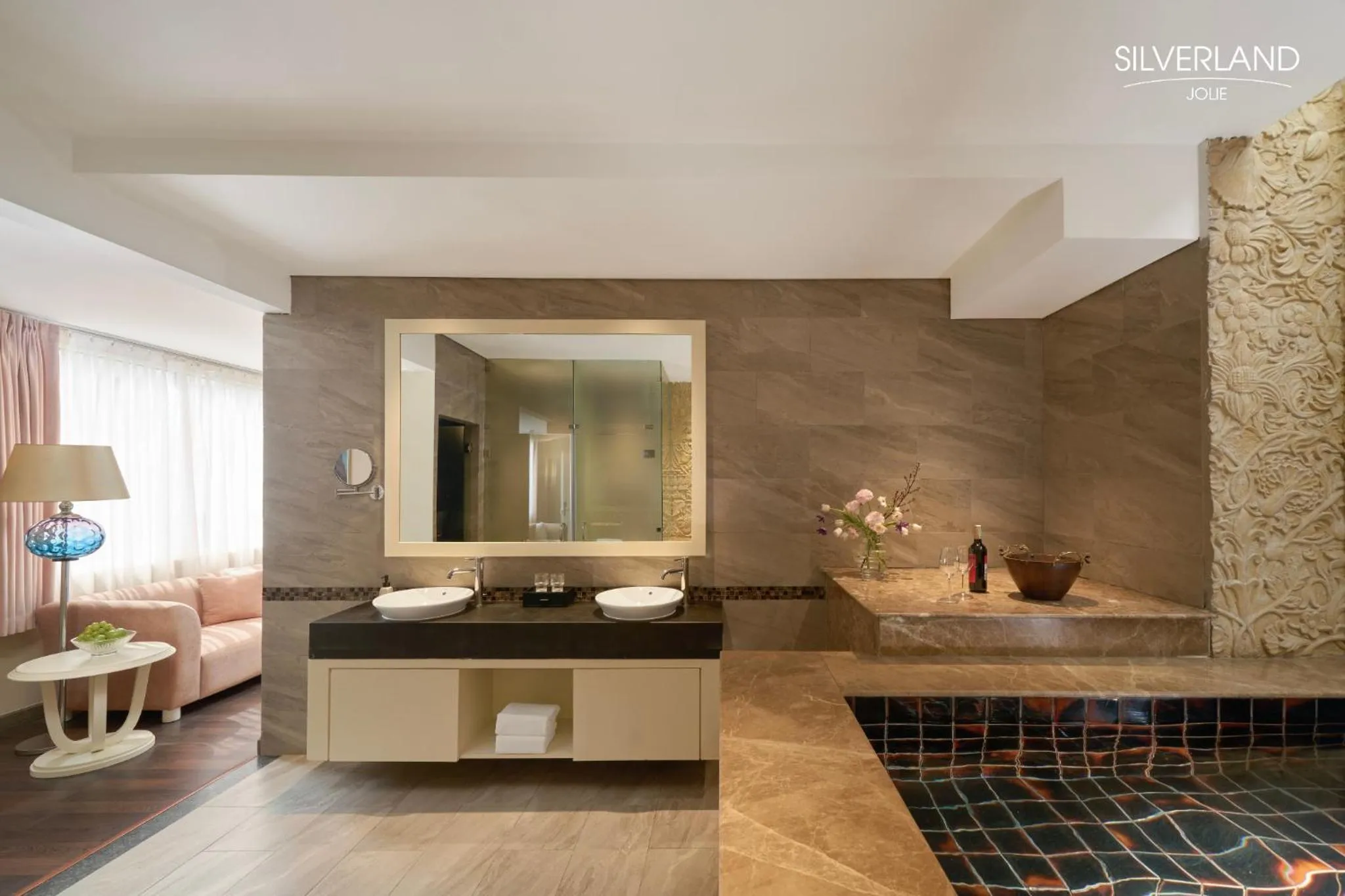 Bathroom in Silverland Jolie Hotel