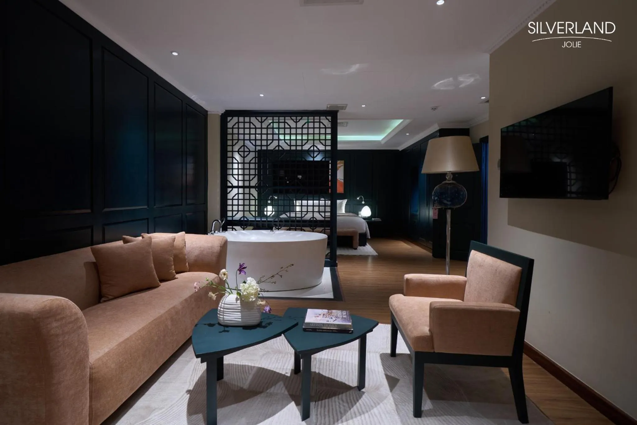 Seating area in Silverland Jolie Hotel