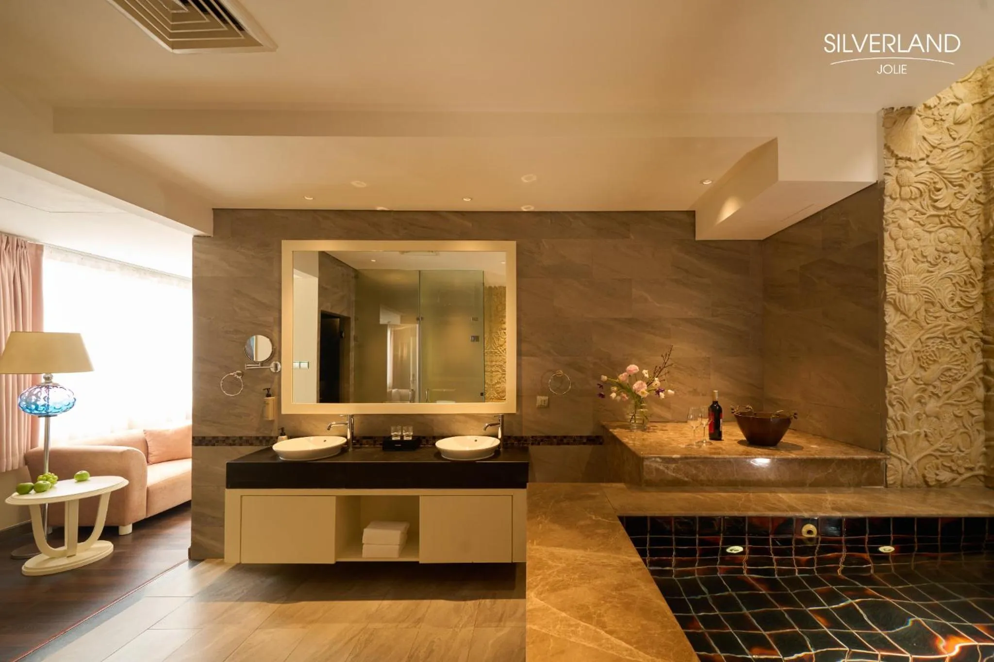 Bathroom in Silverland Jolie Hotel