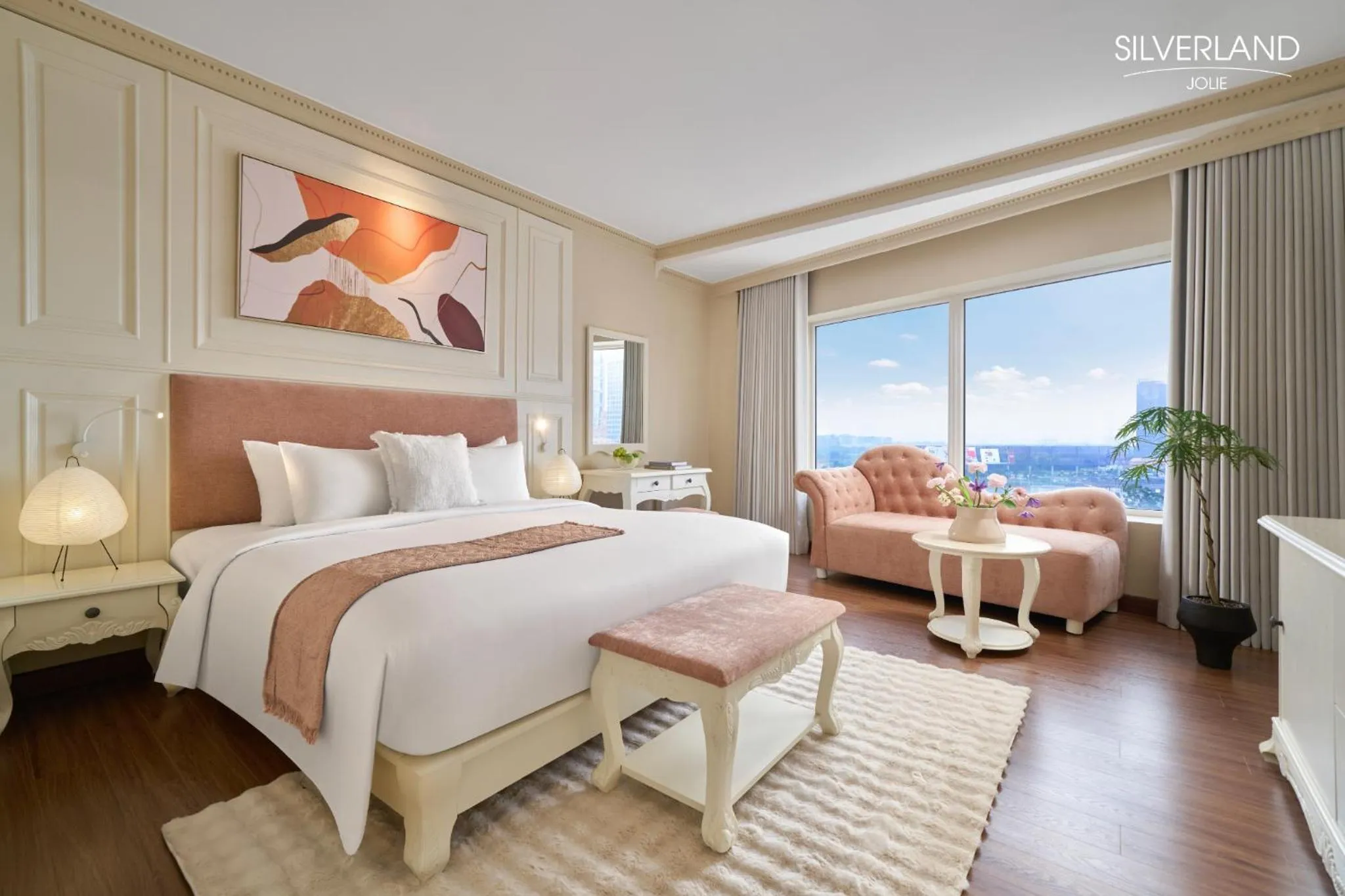 Photo of the whole room, Bed in Silverland Jolie Hotel