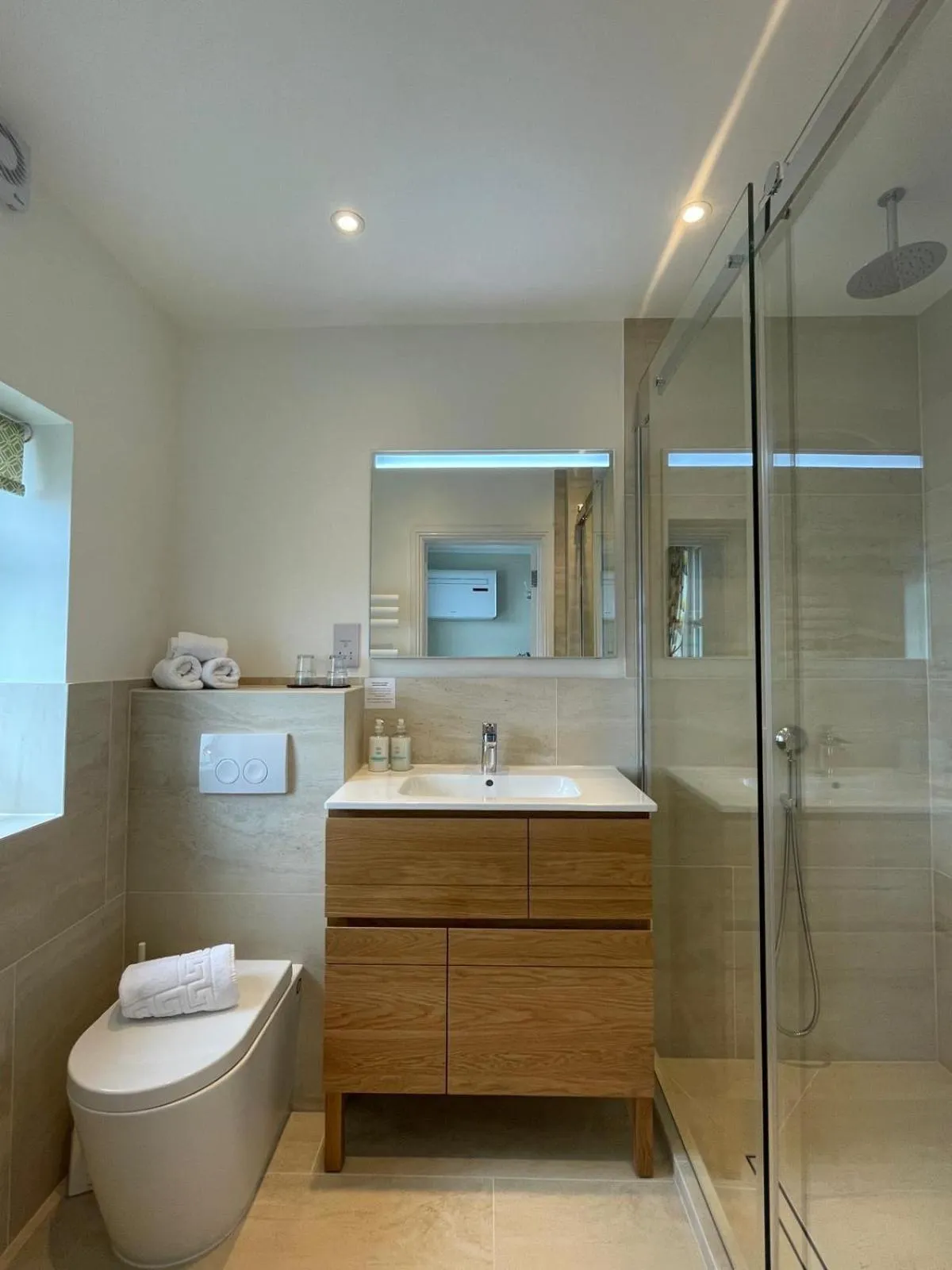 Shower in Beach Lodge