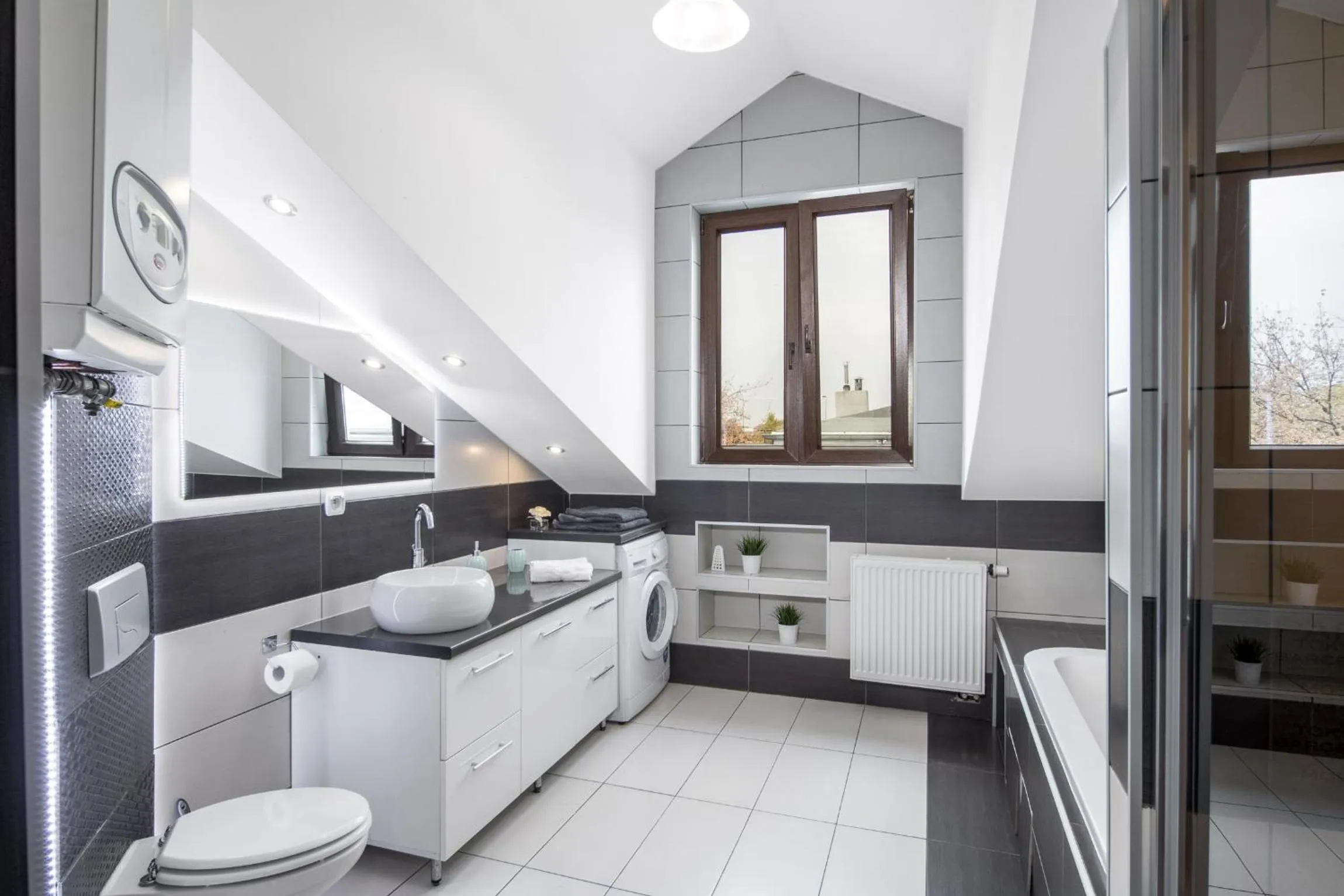 Toilet in Station Apartments Katowa 11