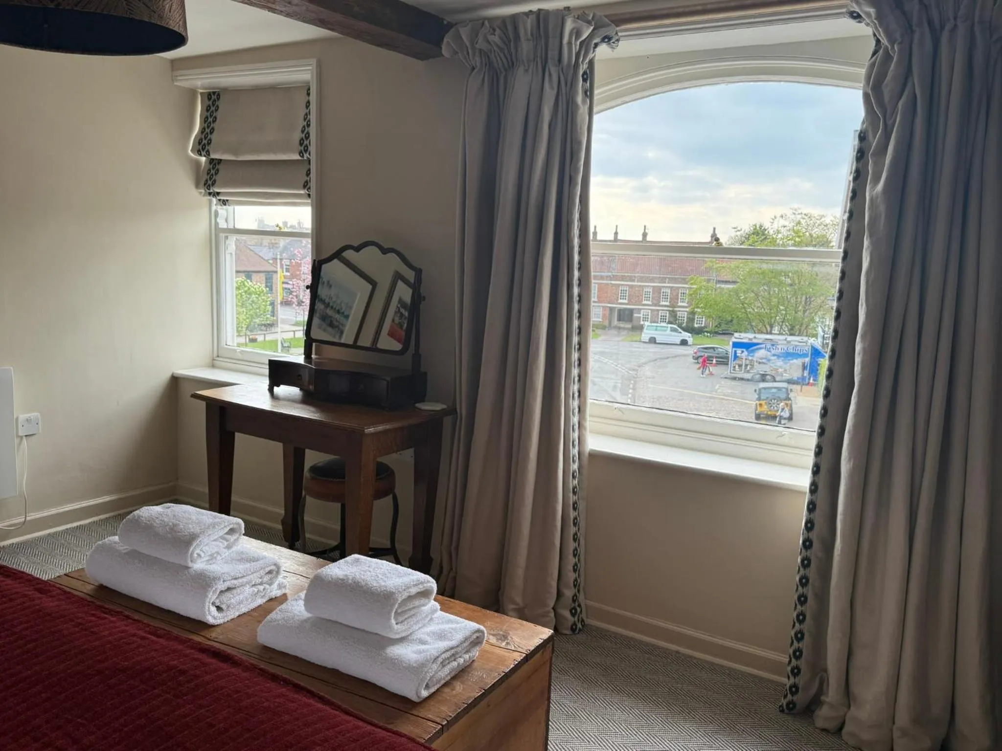 Bedroom, Bed in The George Hotel Easingwold