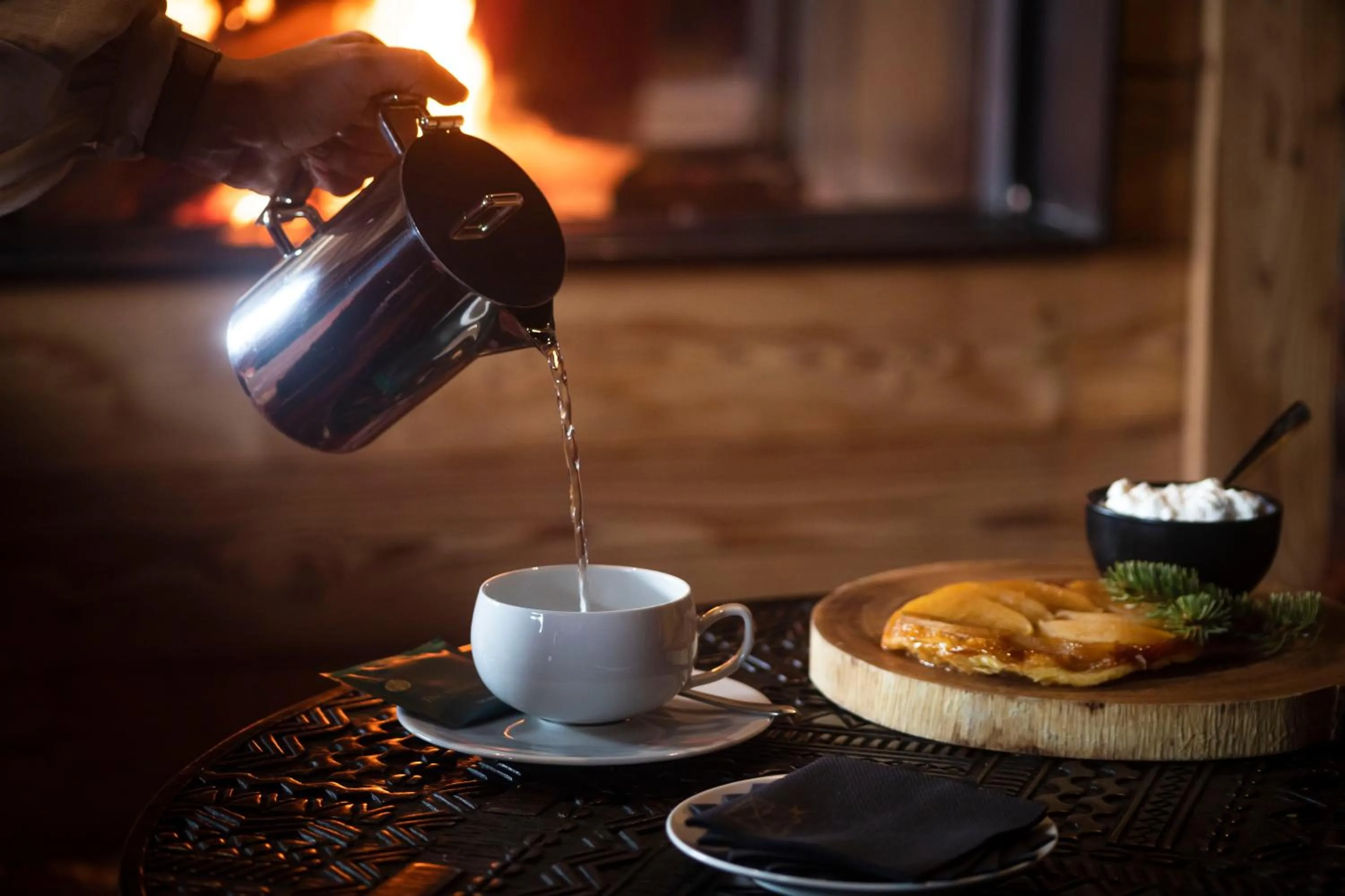 Lounge or bar in Hôtel Daria-I Nor by Les Etincelles