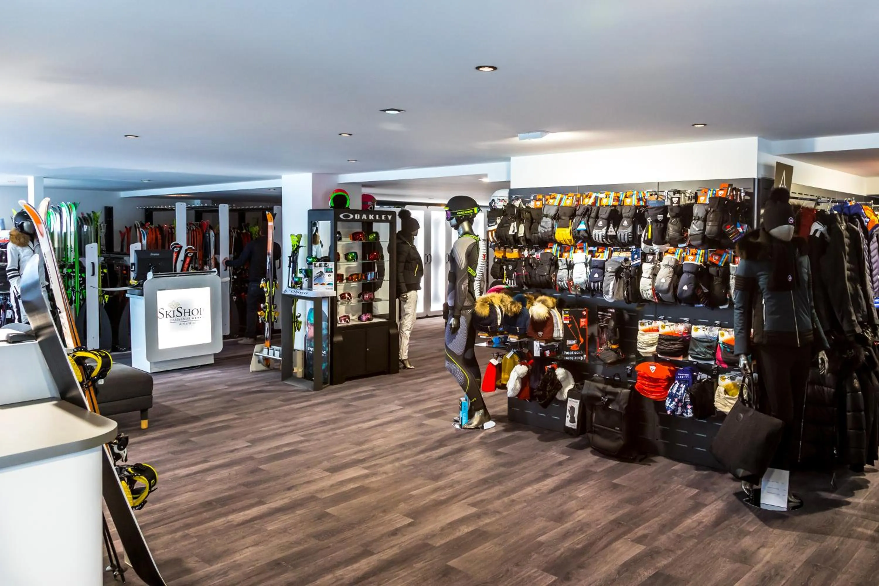 On-site shops in Hôtel Daria-I Nor by Les Etincelles