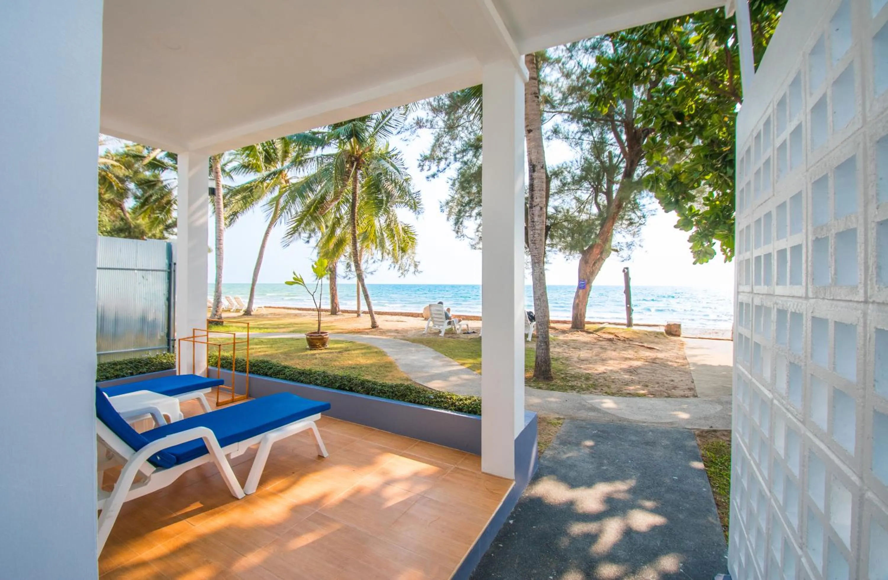 sunbed in Chaolao Tosang Beach Hotel