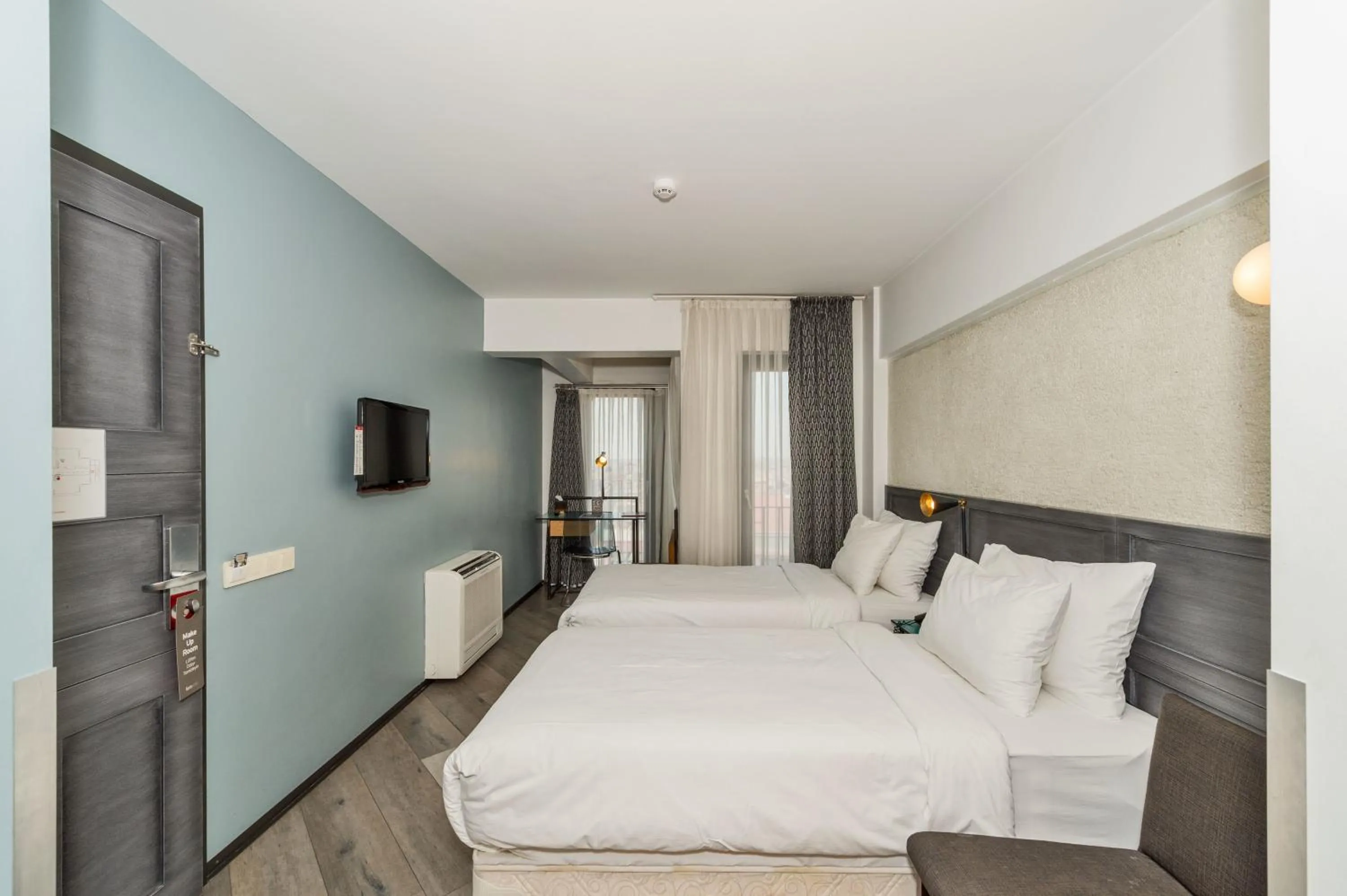 Photo of the whole room, Bed in Faros Hotel Taksim-Special Category