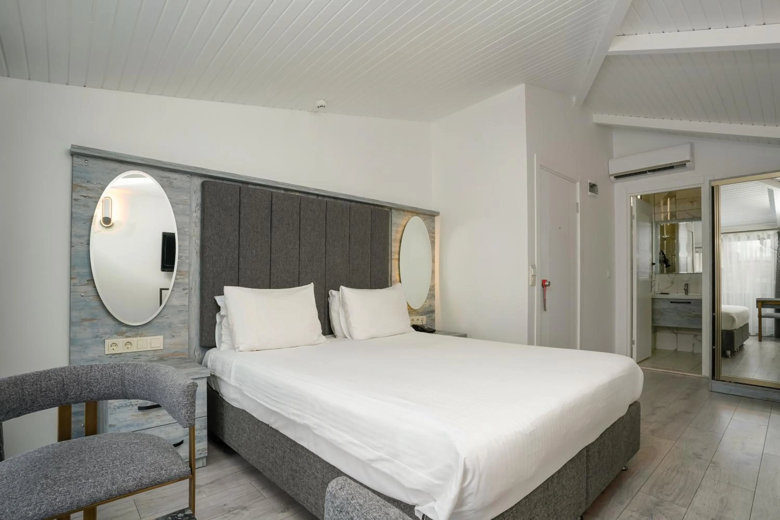 Decorative detail, Bed in Faros Hotel Taksim-Special Category