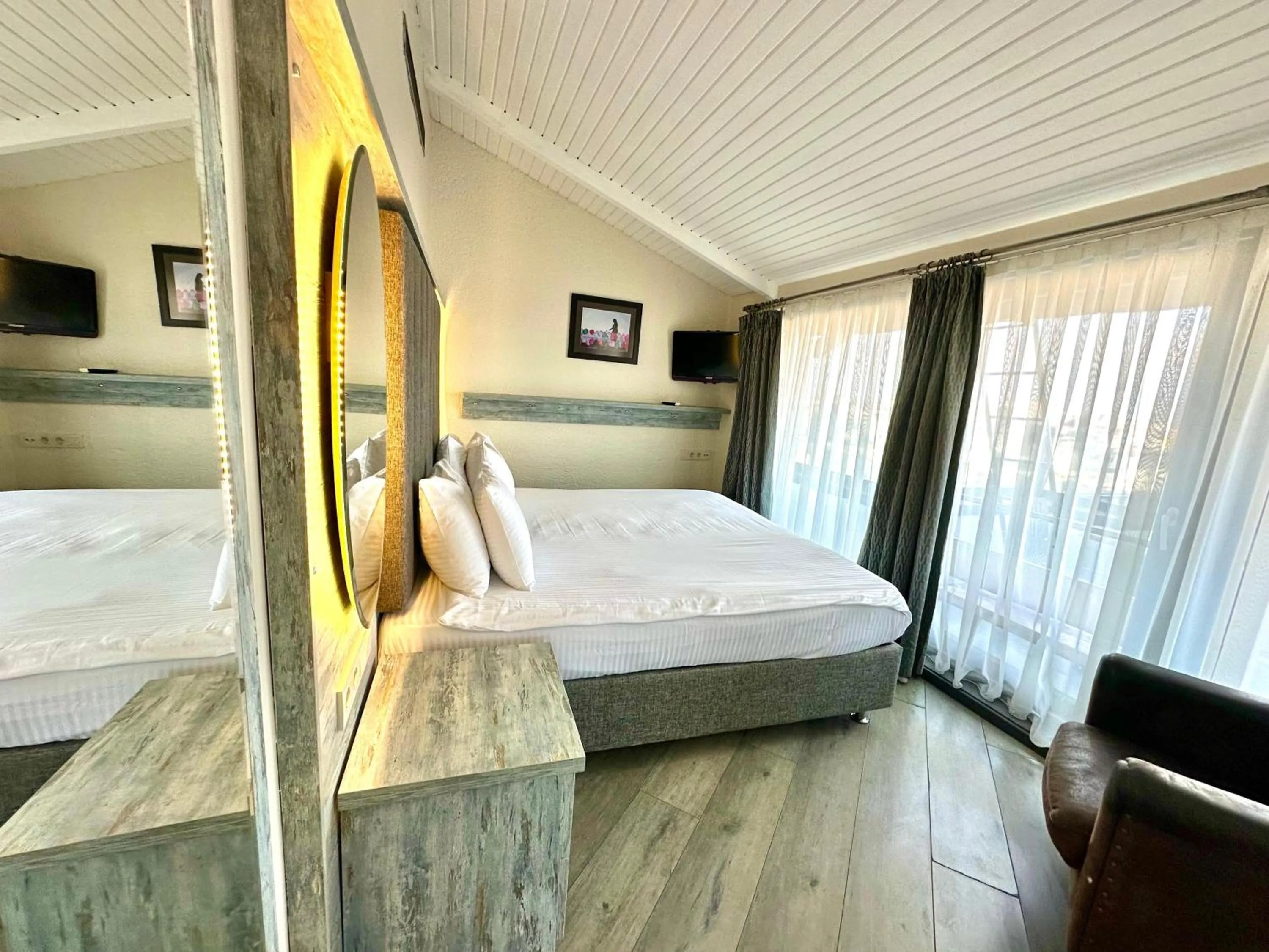 TV and multimedia, Bed in Faros Hotel Taksim-Special Category