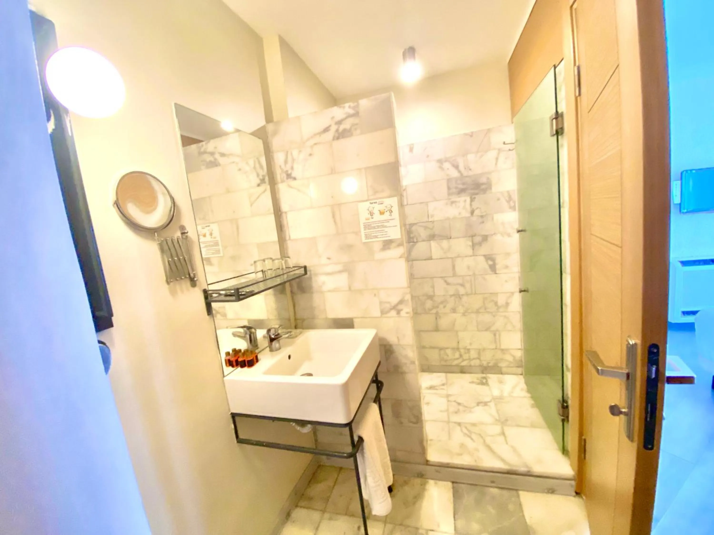Shower in Faros Hotel Taksim-Special Category