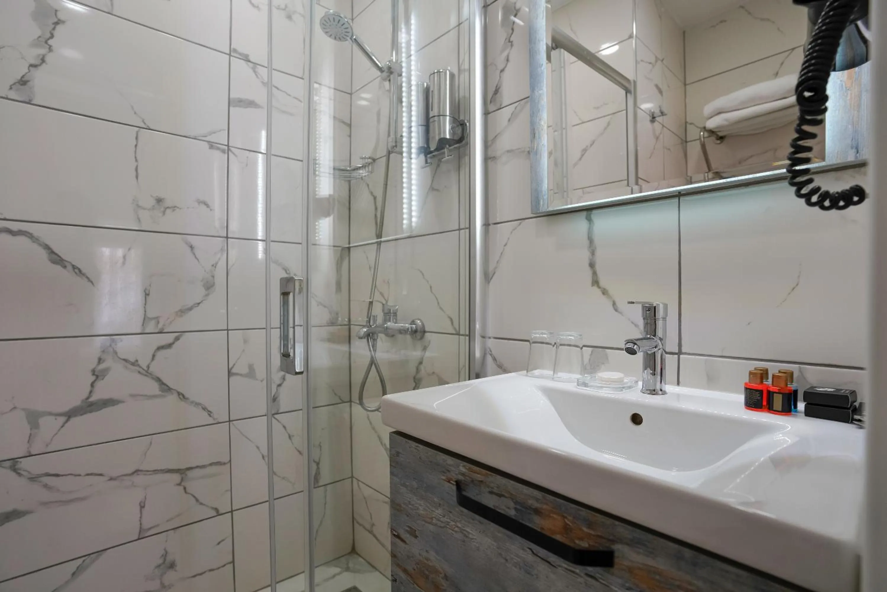 Shower in Faros Hotel Taksim-Special Category
