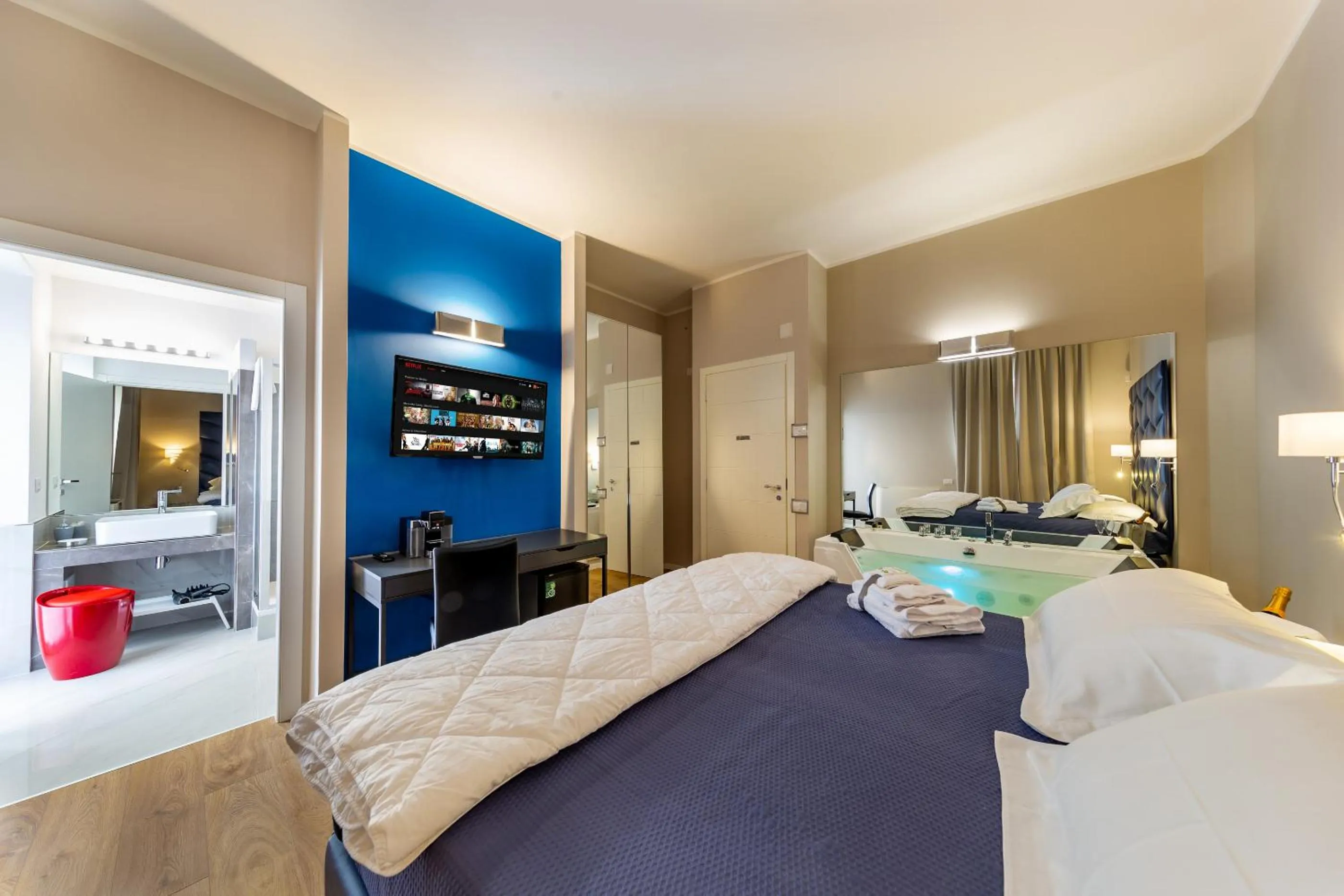 Photo of the whole room, Bed in Album Boutique Rooms