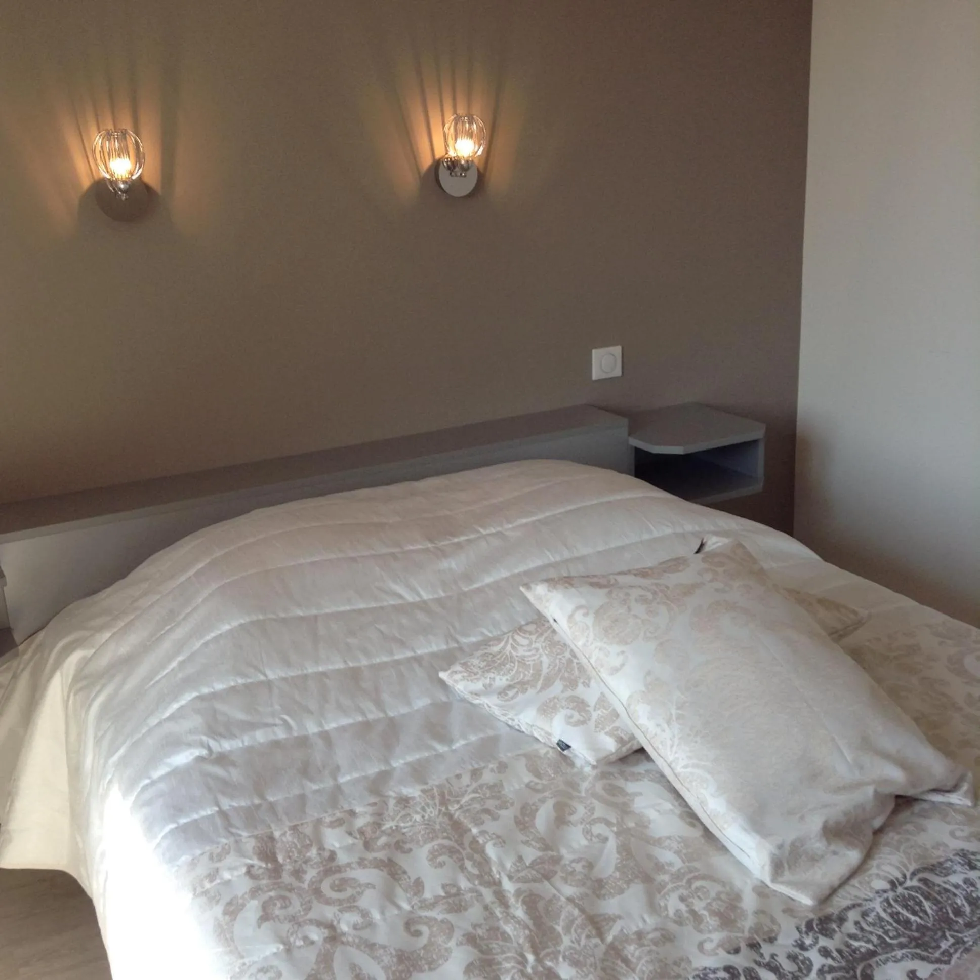 Bed in Hotel Restaurant A l'Ange