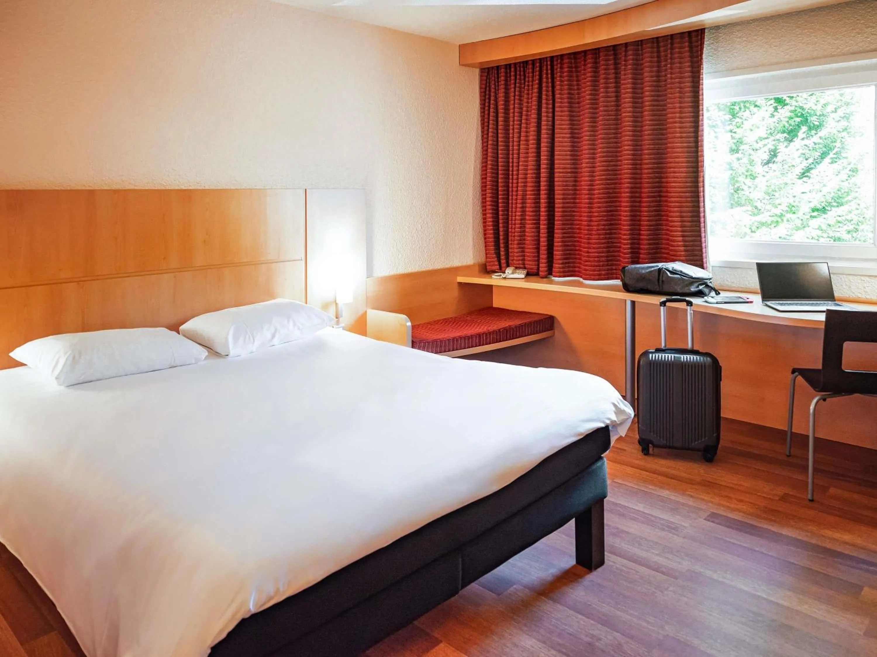 Bedroom, Bed in ibis Belfort Danjoutin