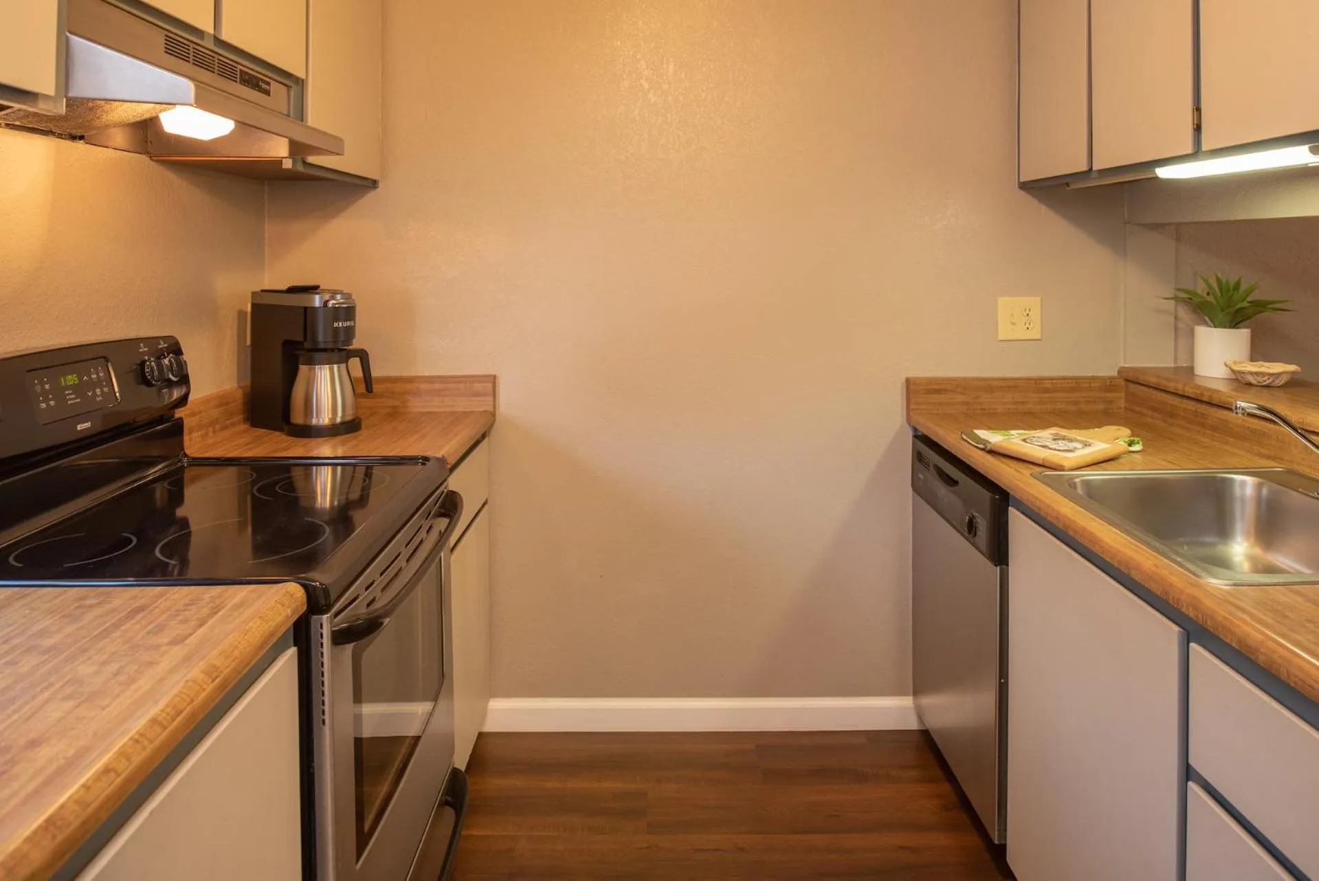 Kitchen or kitchenette in Thunderbird Resort Club