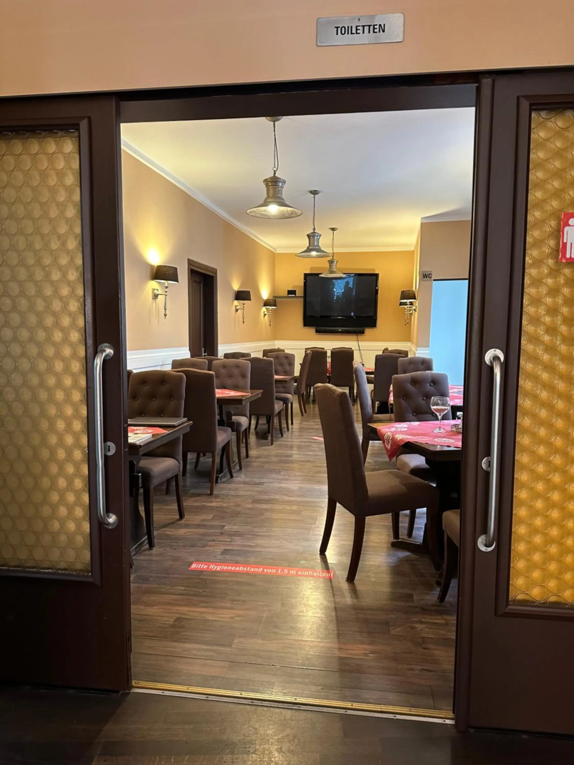 Seating area in Hotel-Café-Burg Stahleck