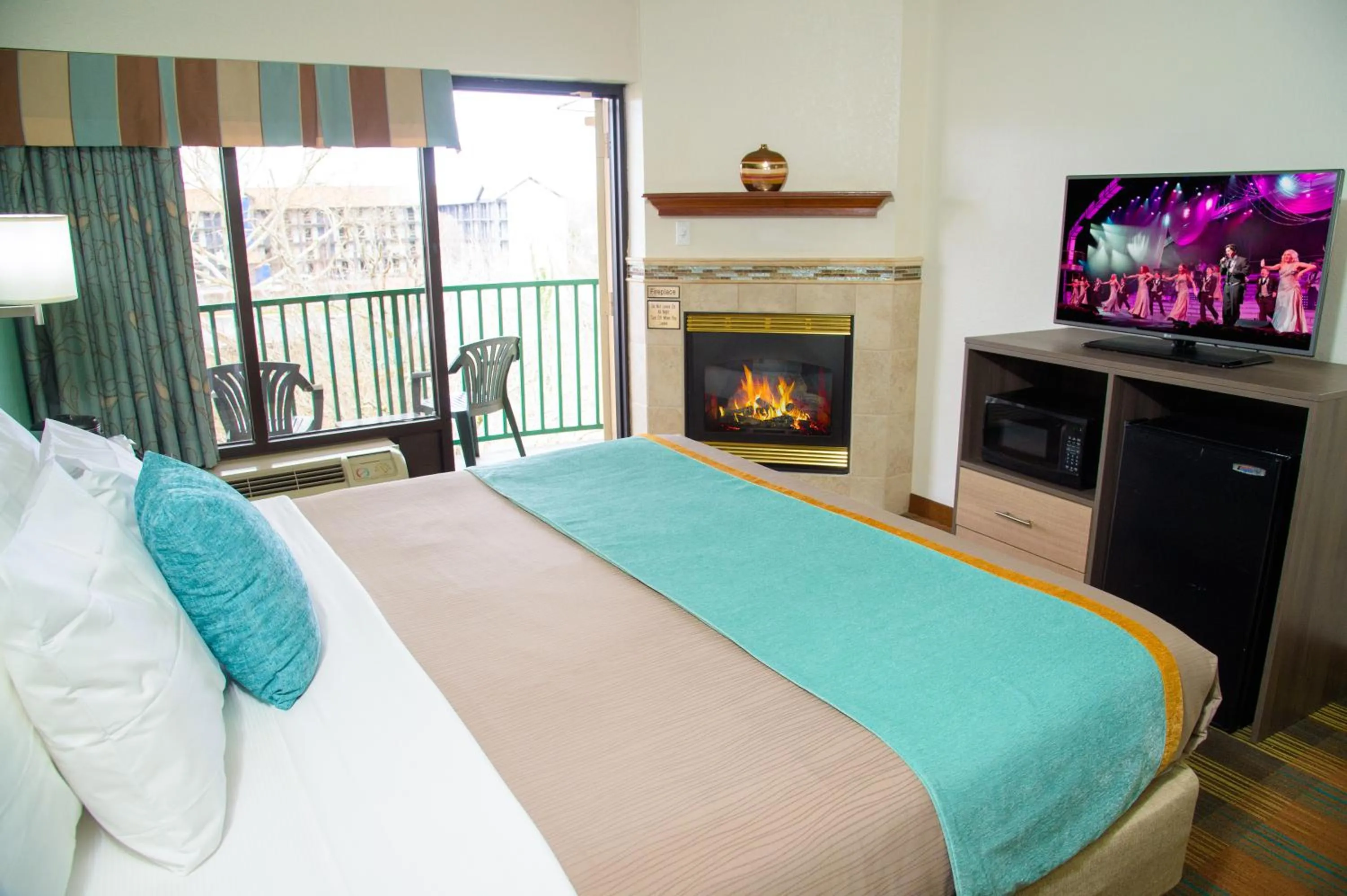 Bed in Pigeon River Inn