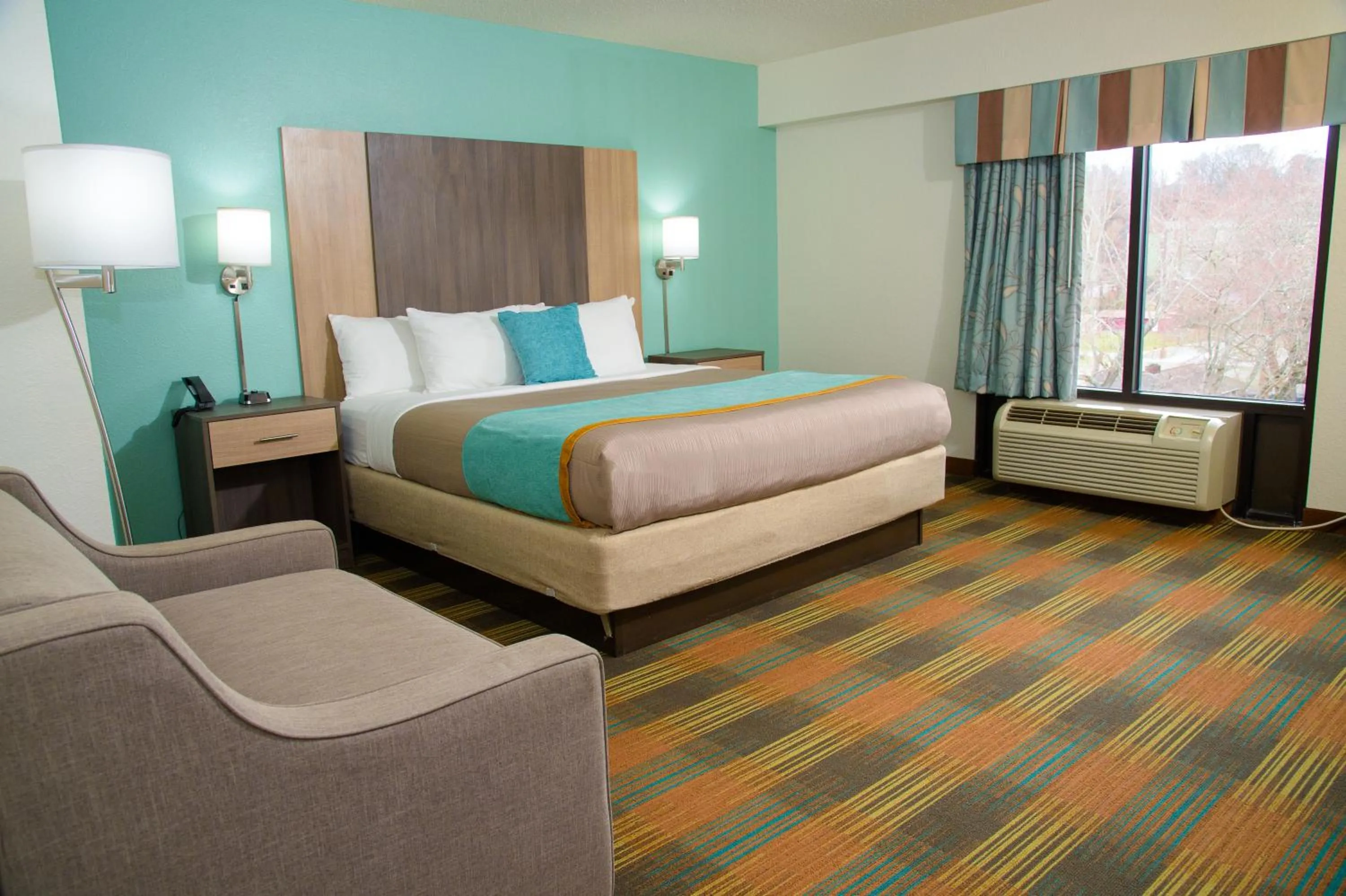 Bed in Pigeon River Inn