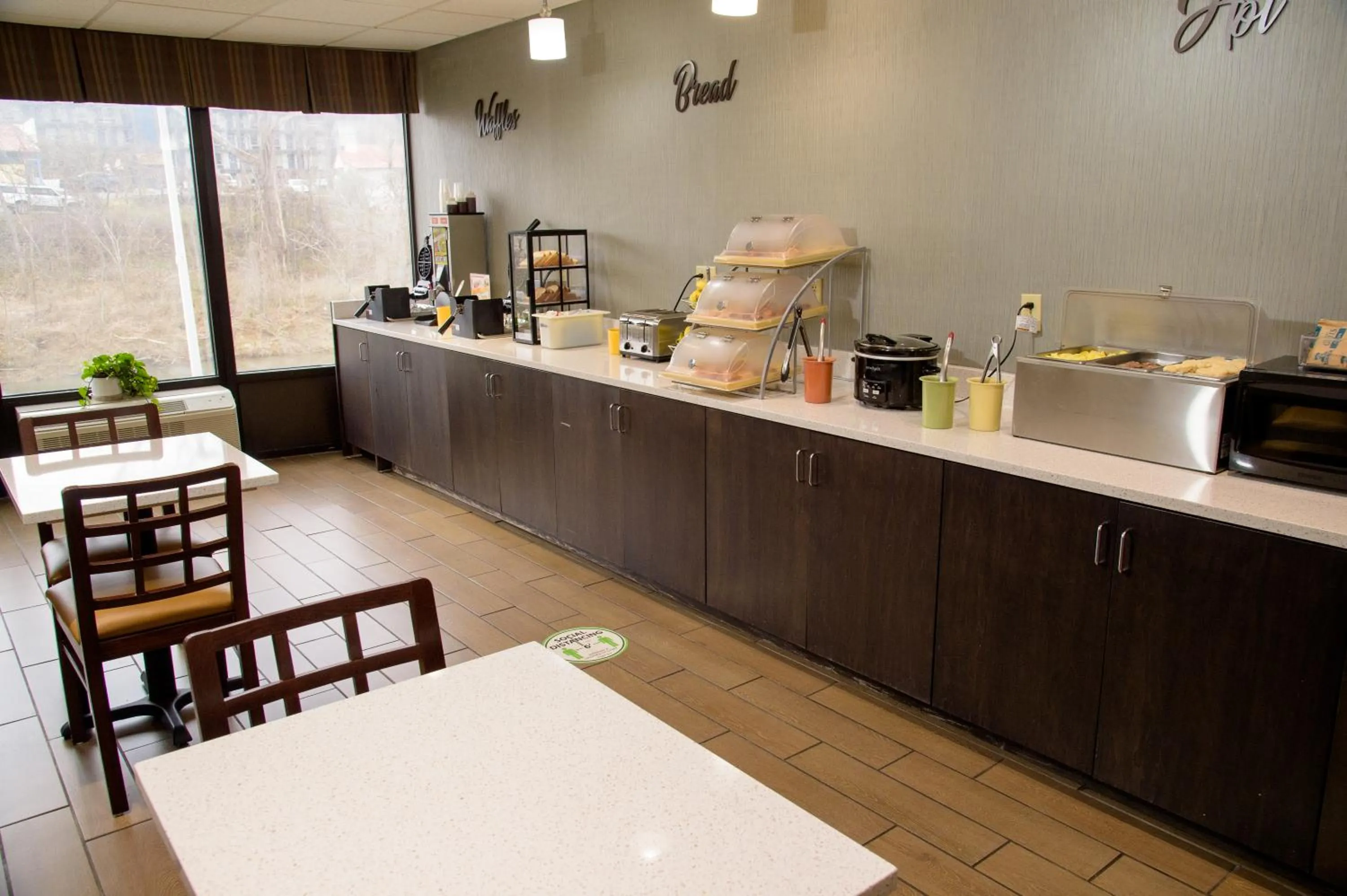 Breakfast in Pigeon River Inn