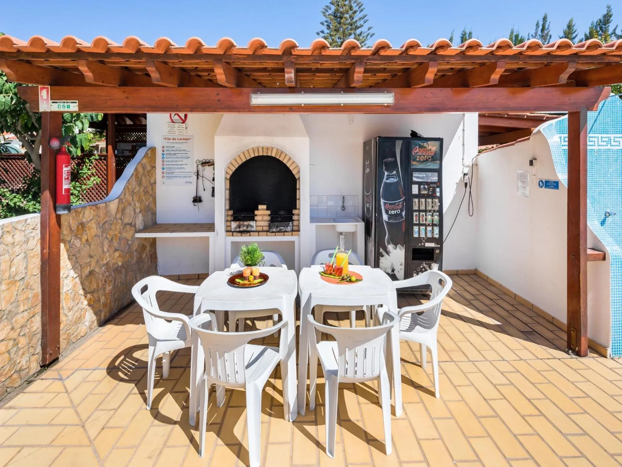 BBQ facilities in Apartamentos Flor da Laranja, Albufeira by AlgarveBlossom