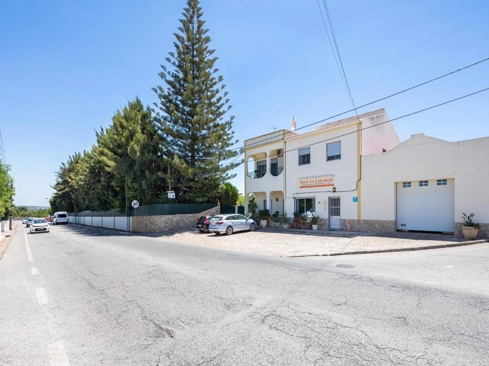 Facade/entrance in Apartamentos Flor da Laranja, Albufeira by AlgarveBlossom
