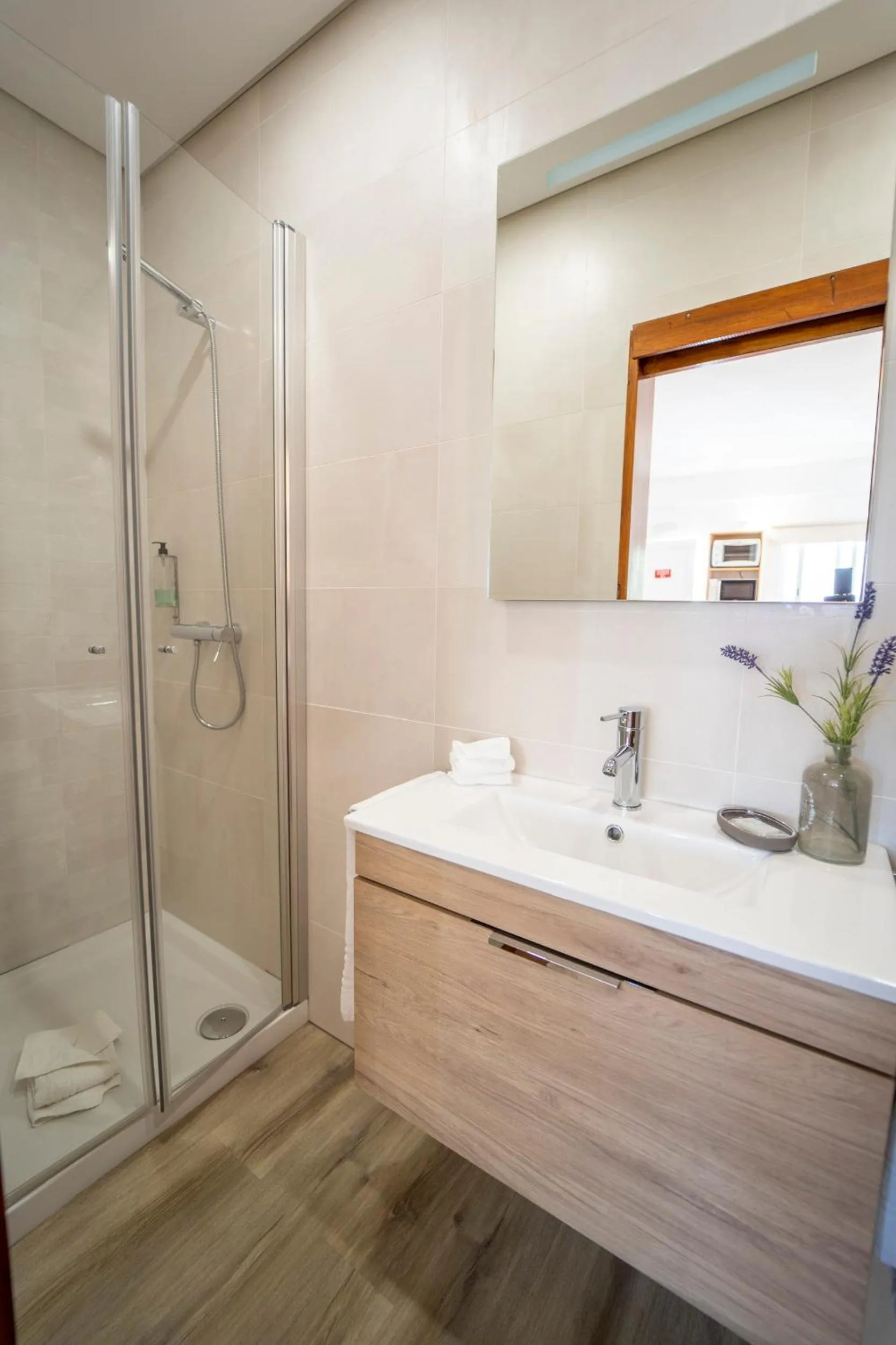 Shower in Apartamentos Flor da Laranja, Albufeira by AlgarveBlossom