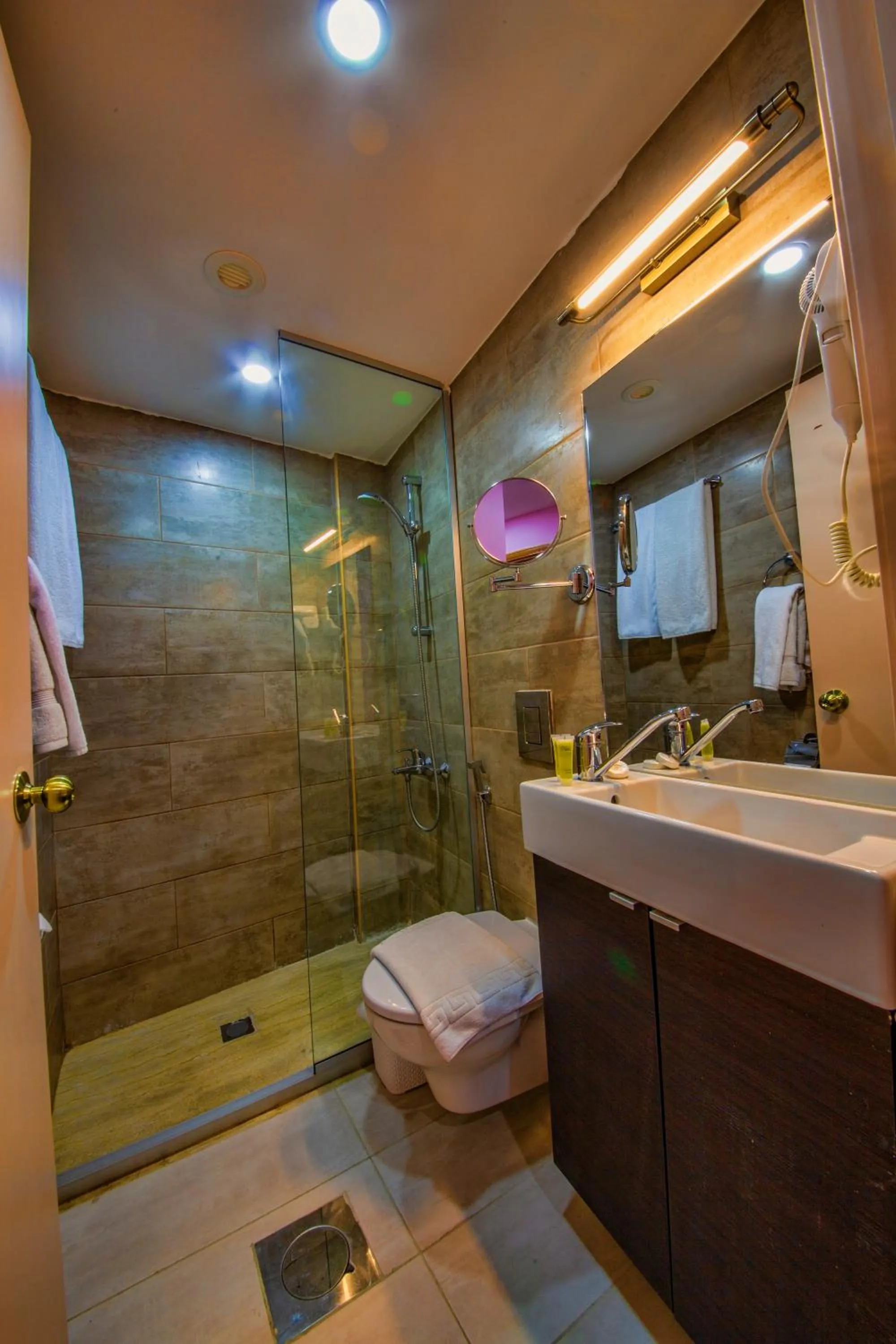 Shower in Town Season Hotel