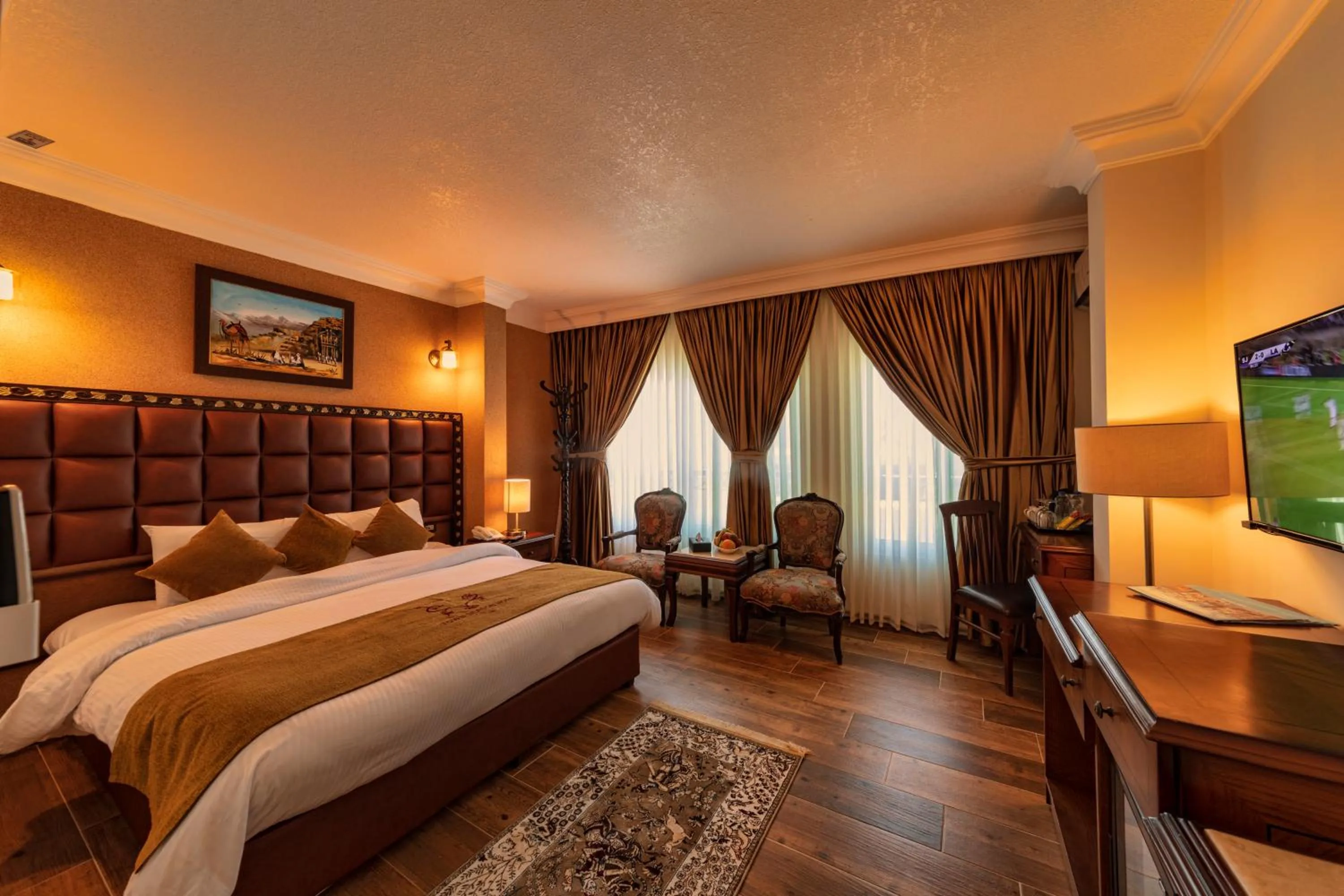 Photo of the whole room, Bed in Town Season Hotel