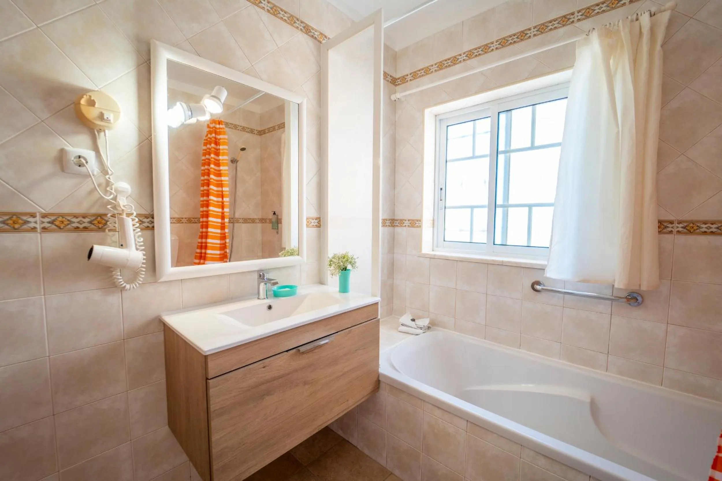 Apartamentos Monte dos Avós, Albufeira by AlgarveBlossom