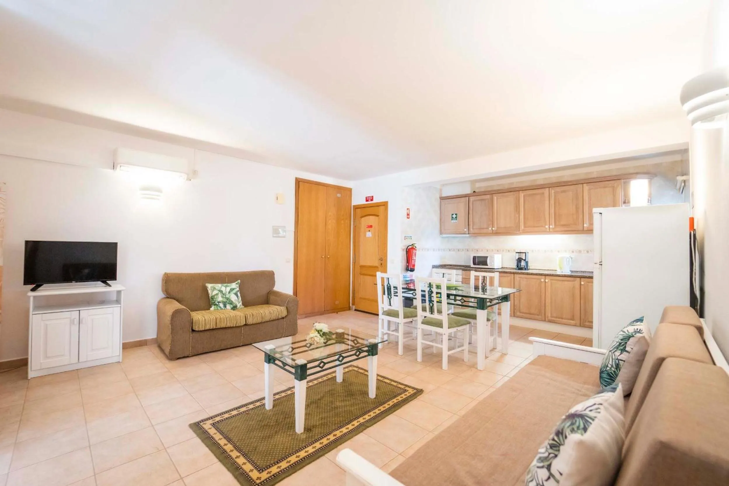 Apartamentos Monte dos Avós, Albufeira by AlgarveBlossom