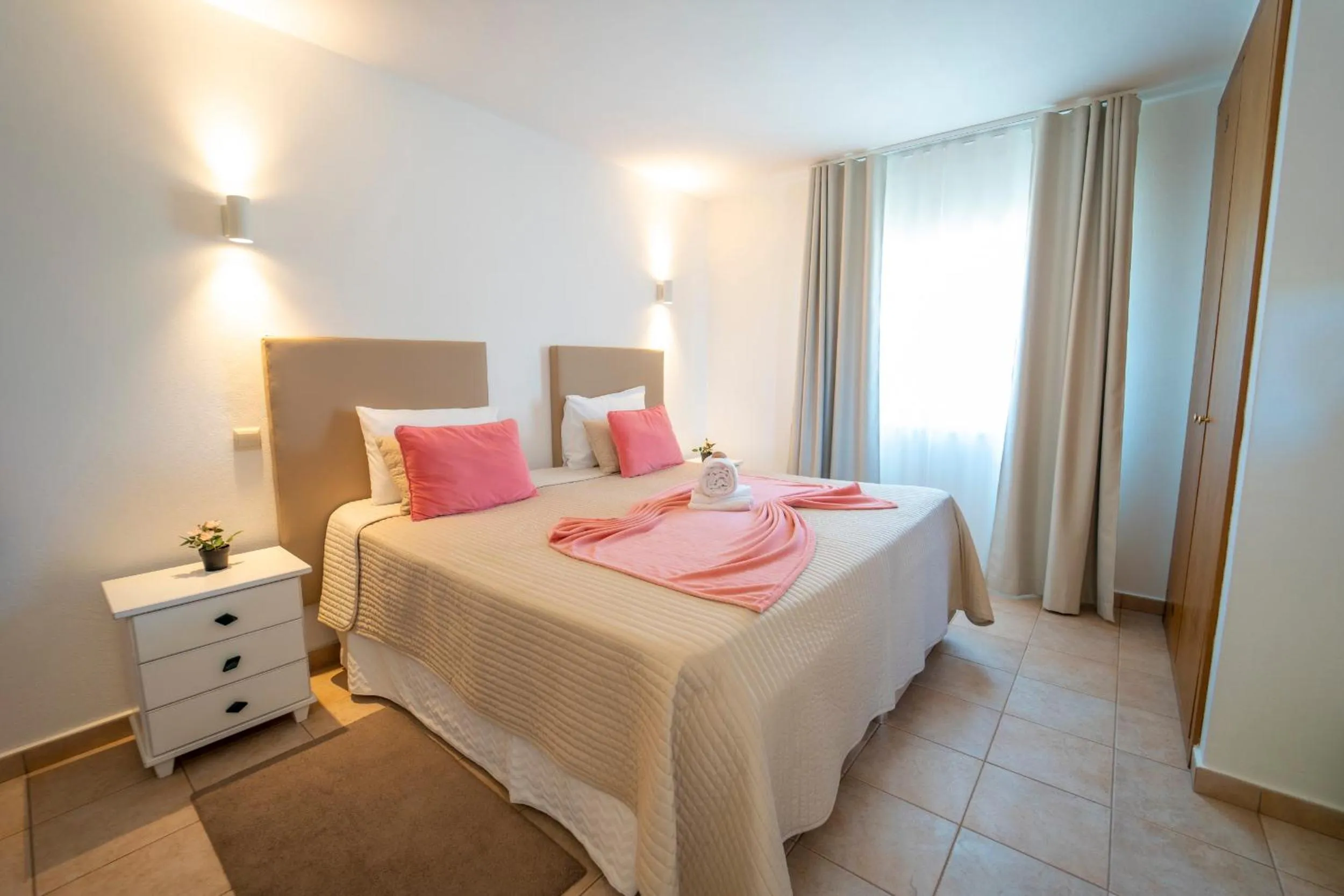 Bed in Apartamentos Monte dos Avós, Albufeira by AlgarveBlossom