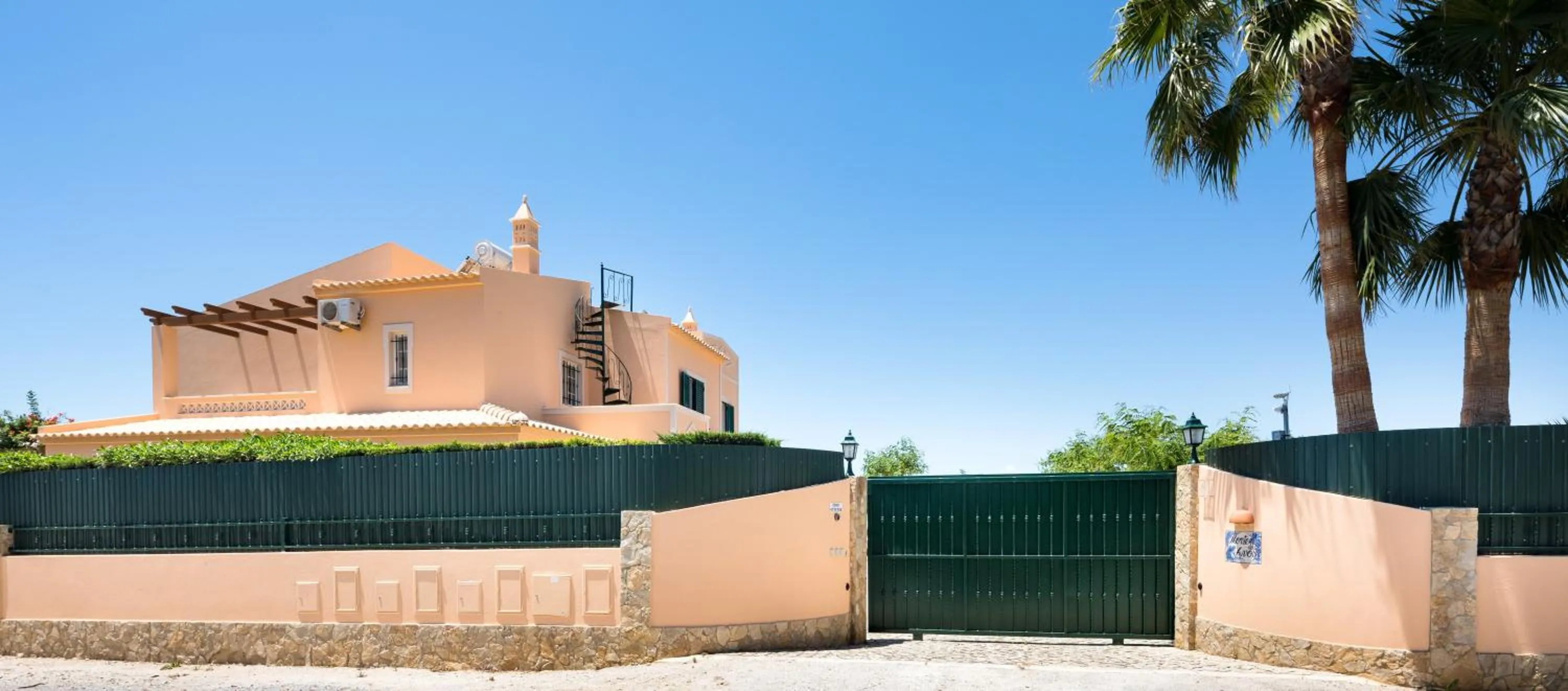 Facade/entrance in Apartamentos Monte dos Avós, Albufeira by AlgarveBlossom
