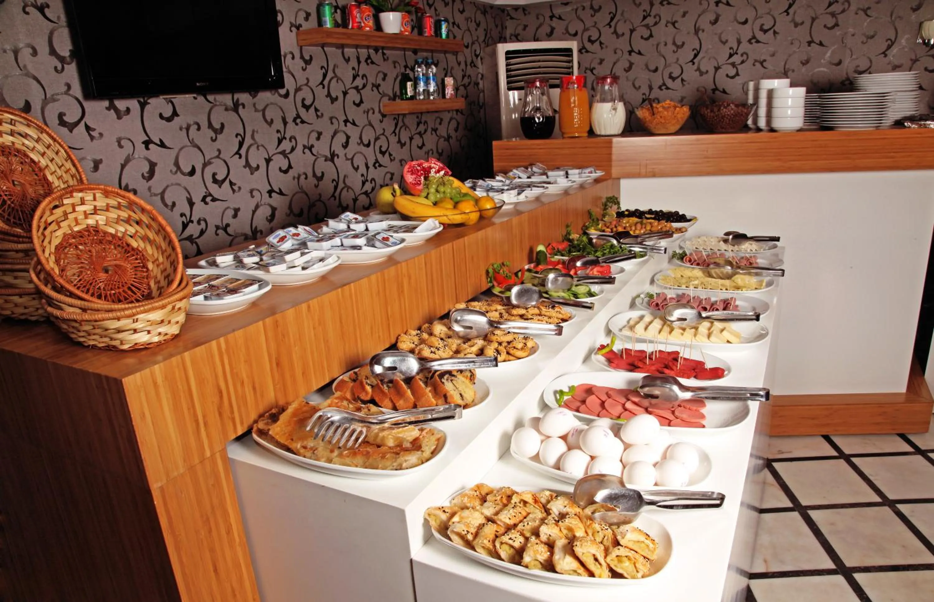 Food in Grand Zeybek Hotel