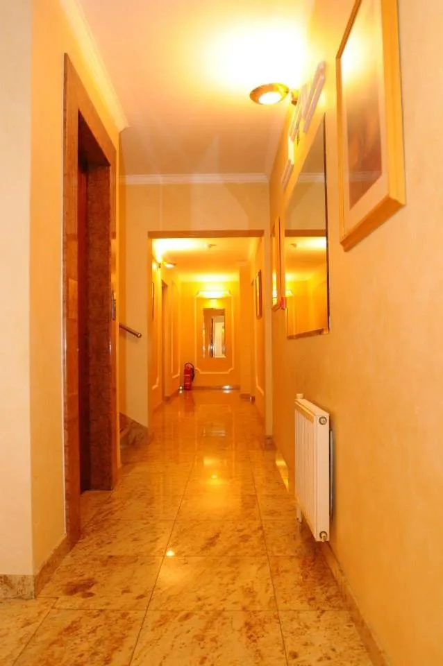 Area and facilities in Hotel Vienna