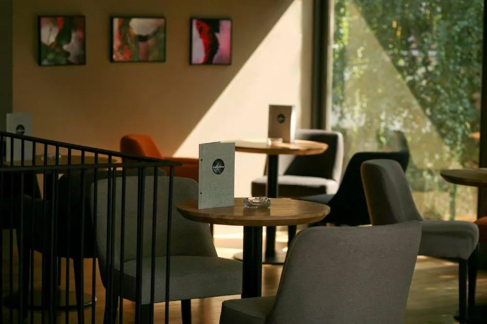 Restaurant/places to eat in Hotel Vienna