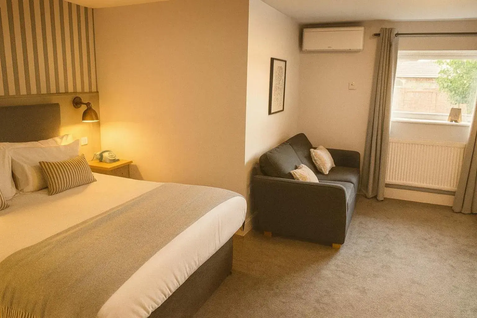 Deluxe Room - single occupancy in Kings Arms Hotel Deluxe Room - single occupancy in Kings Arms Hotel