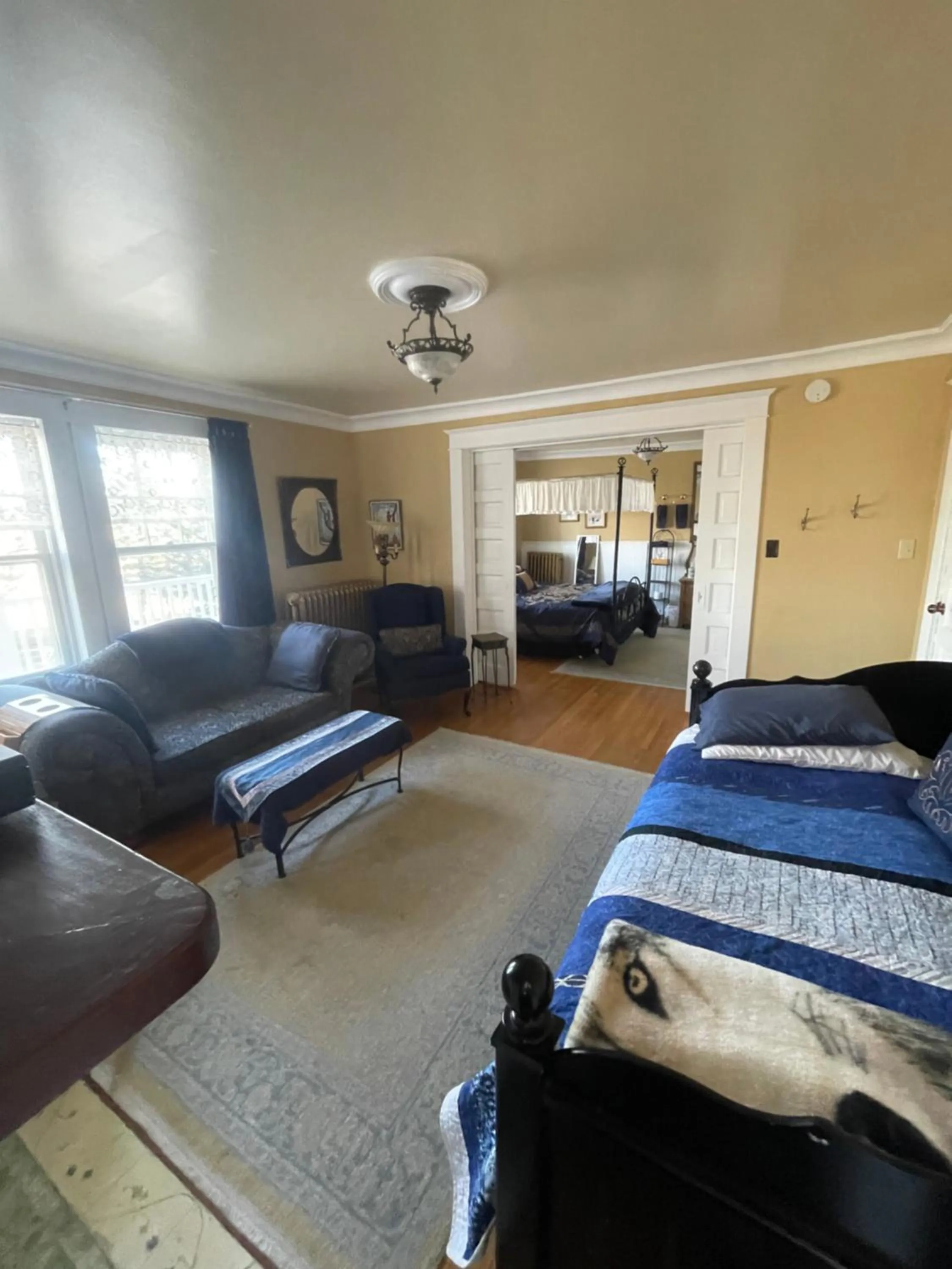 Bed in Wakamow Heights Bed and Breakfast